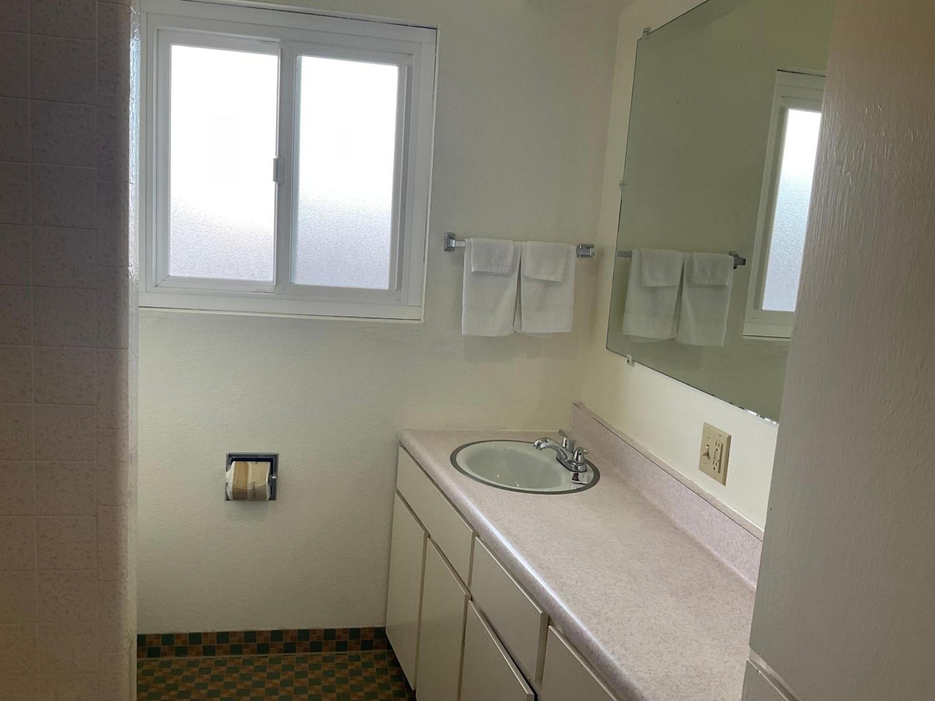 Front Street Inn photo 18