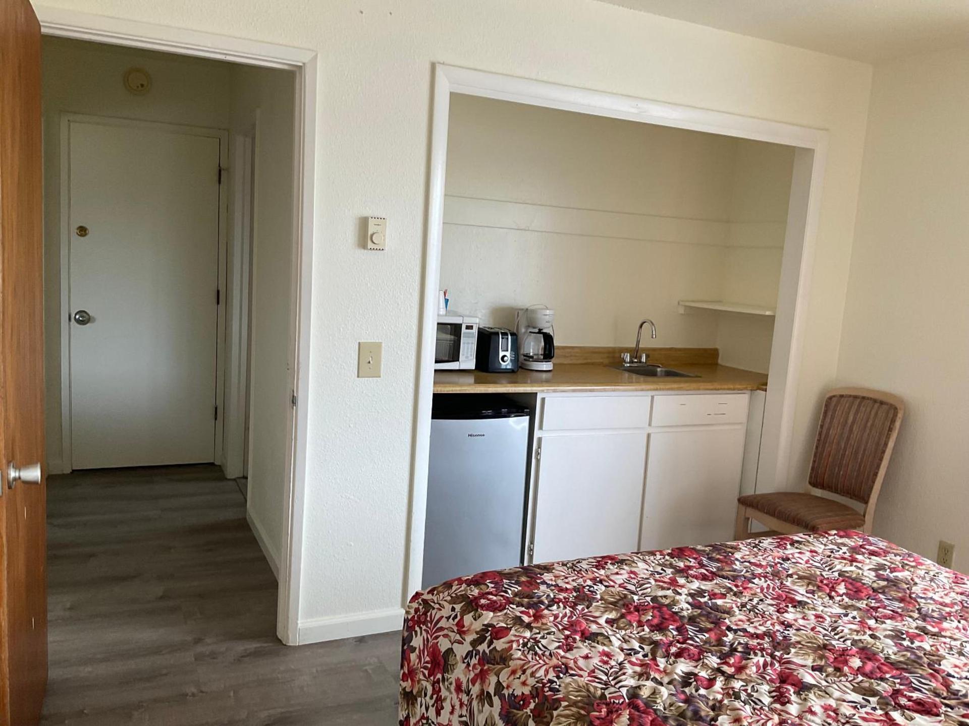Front Street Inn photo 19