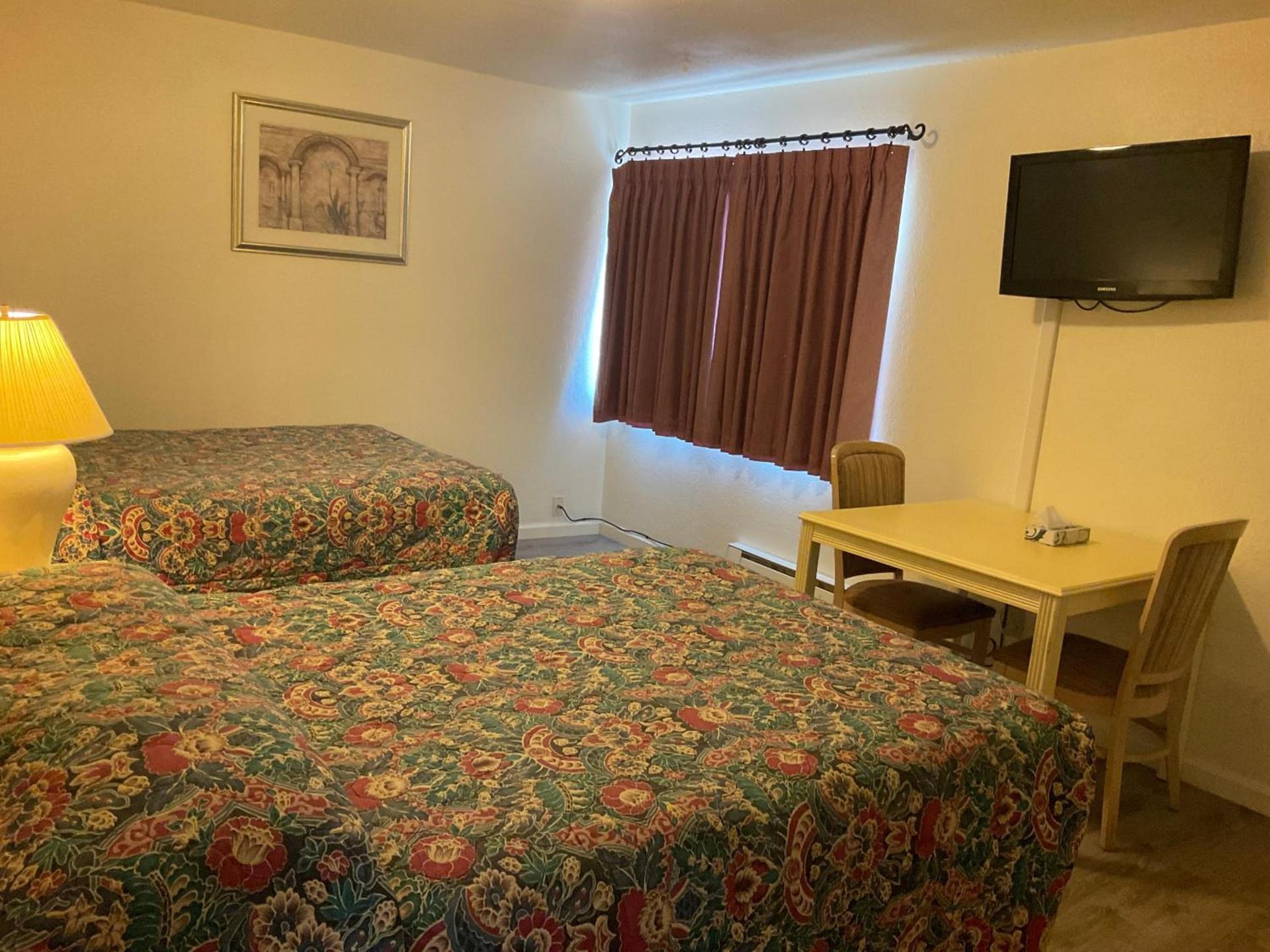 Front Street Inn photo 27