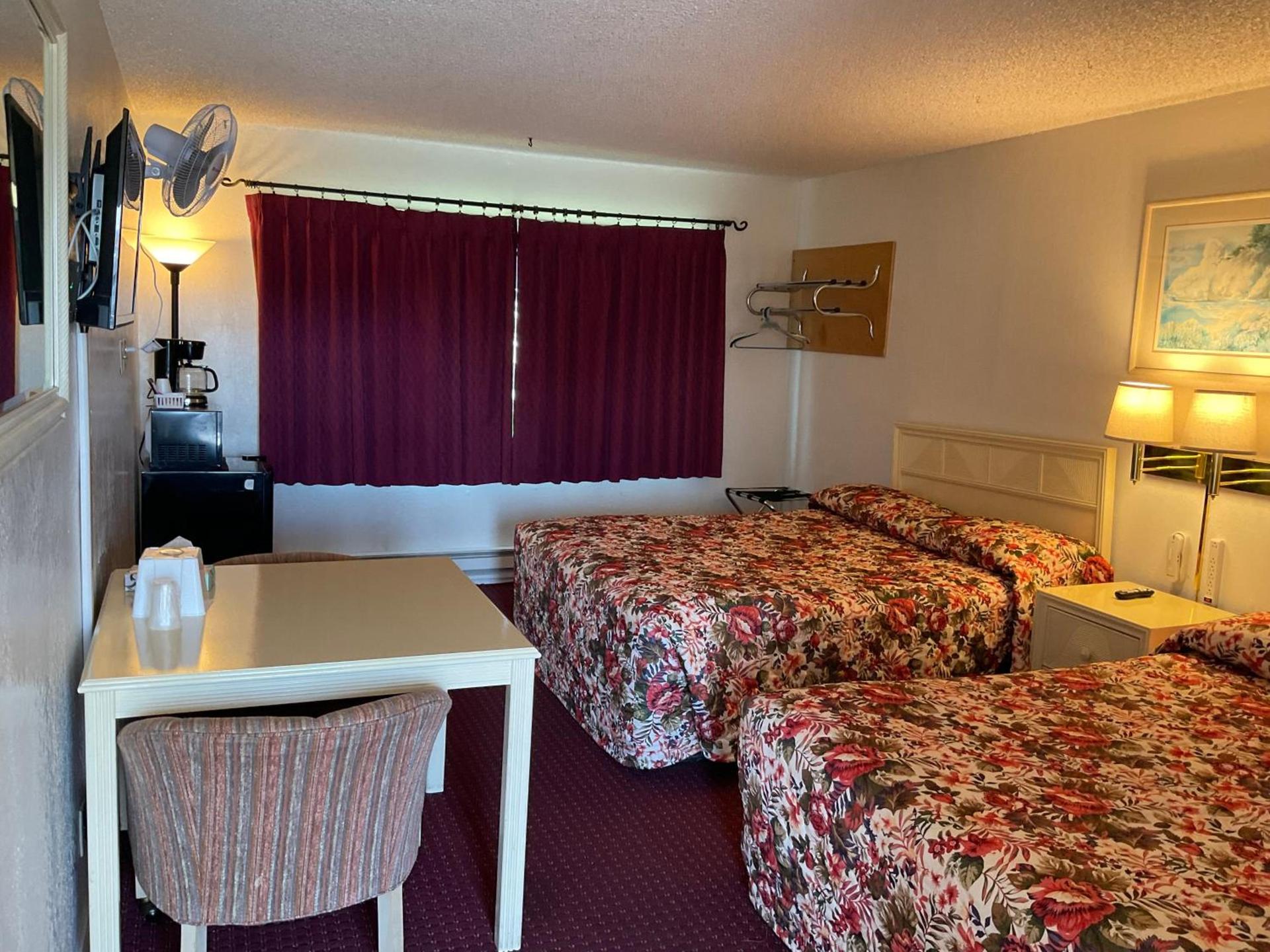 Front Street Inn photo 28
