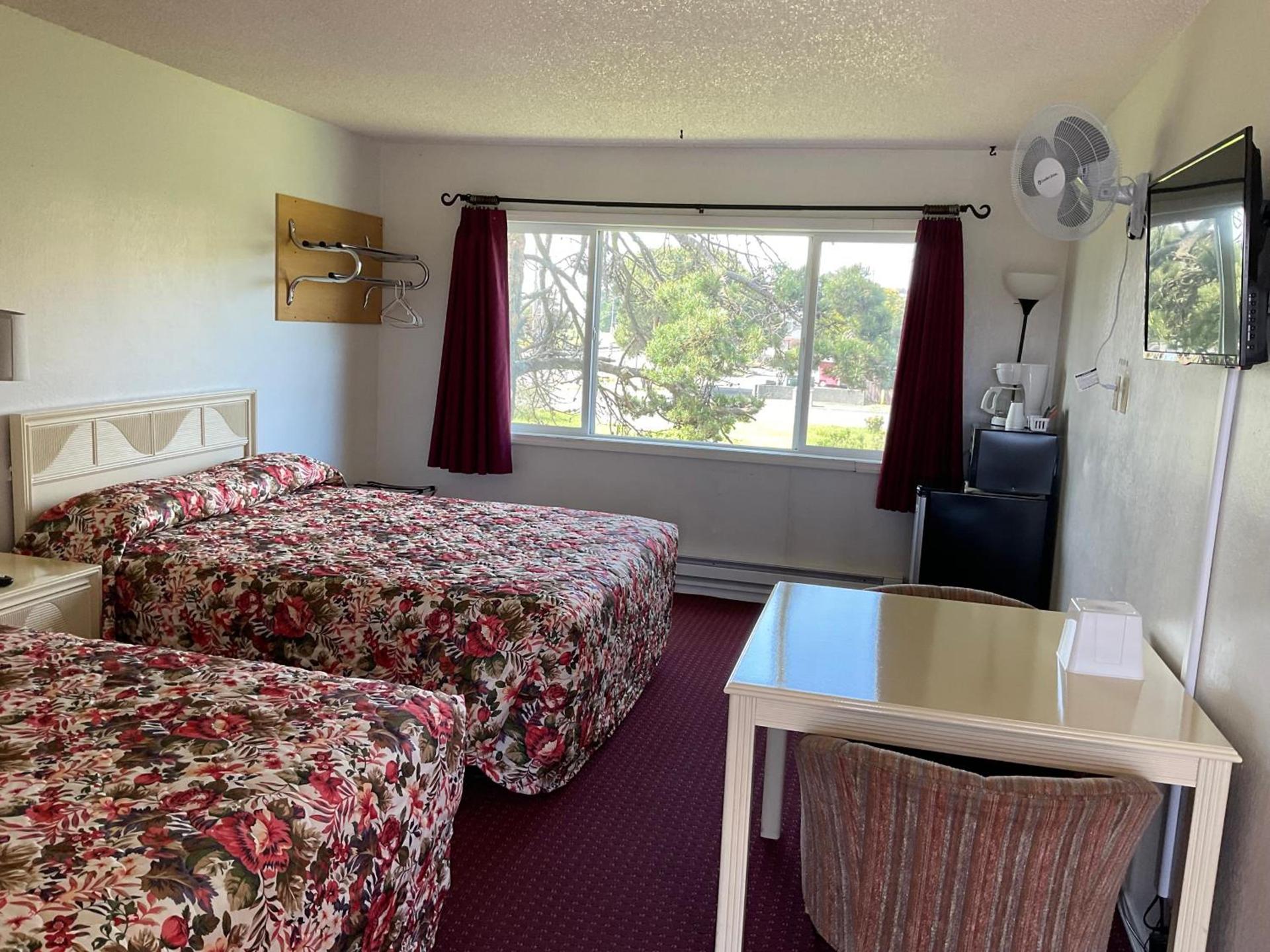 Front Street Inn photo 29