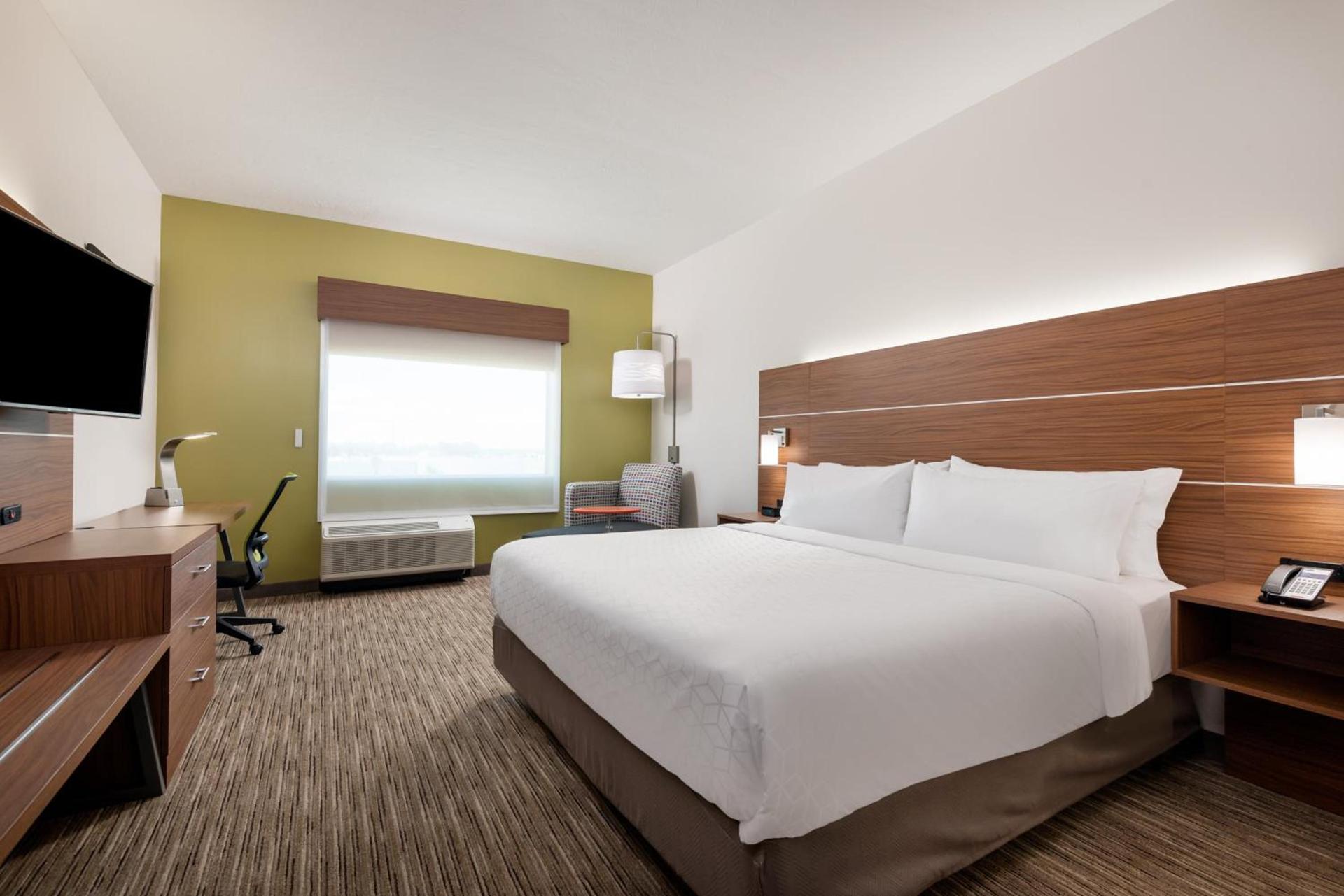 Holiday Inn Express & Suites - Punta Gorda by IHG photo 30
