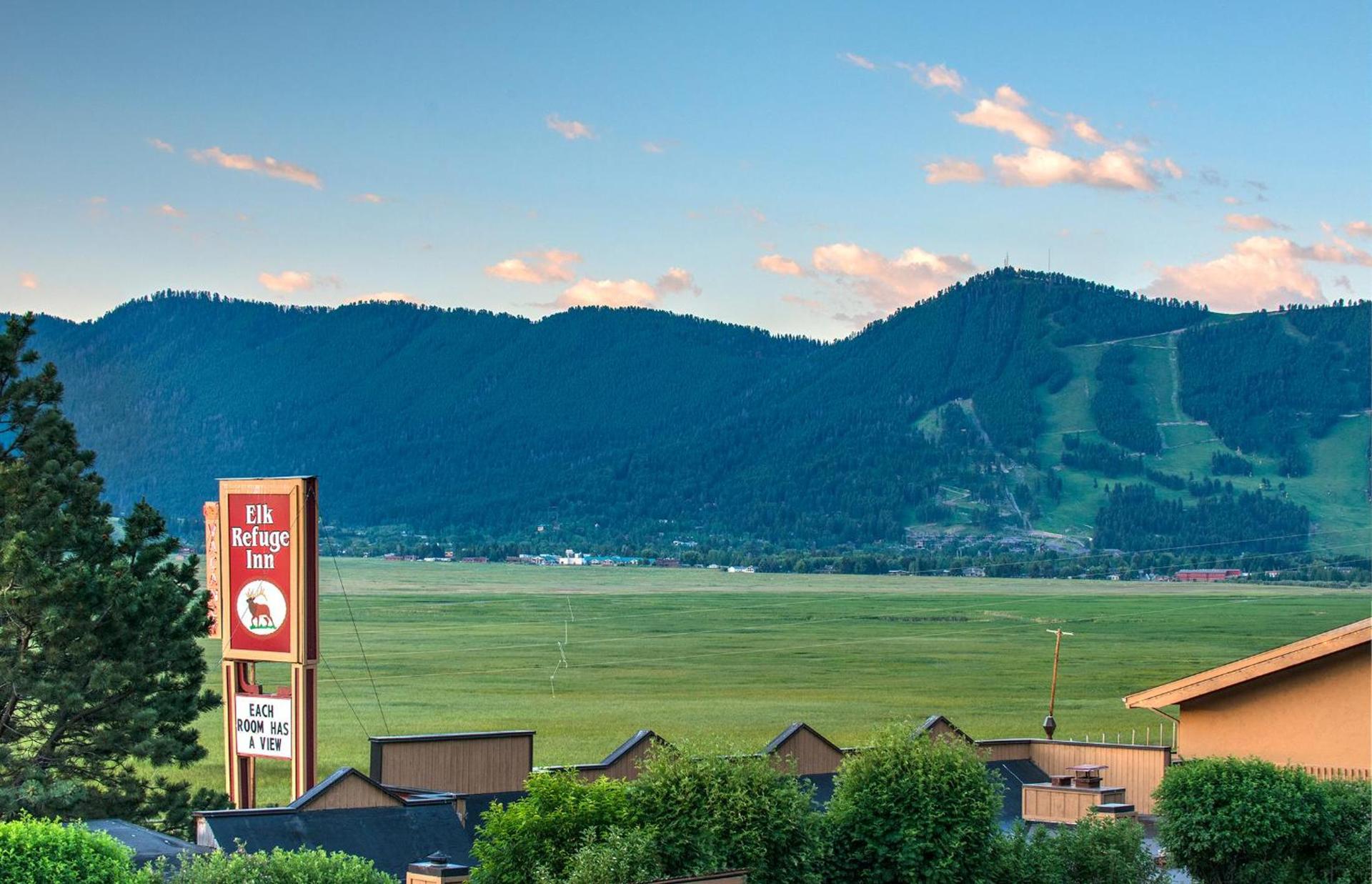 Elk Refuge Inn photo 56
