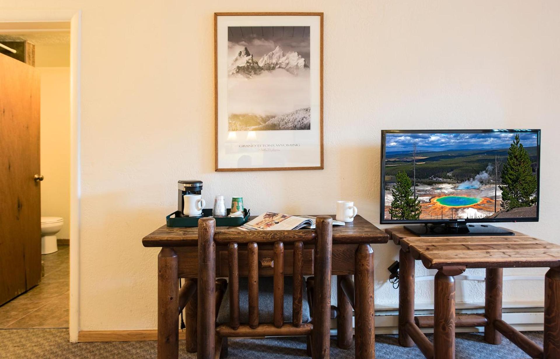 Elk Refuge Inn photo 57