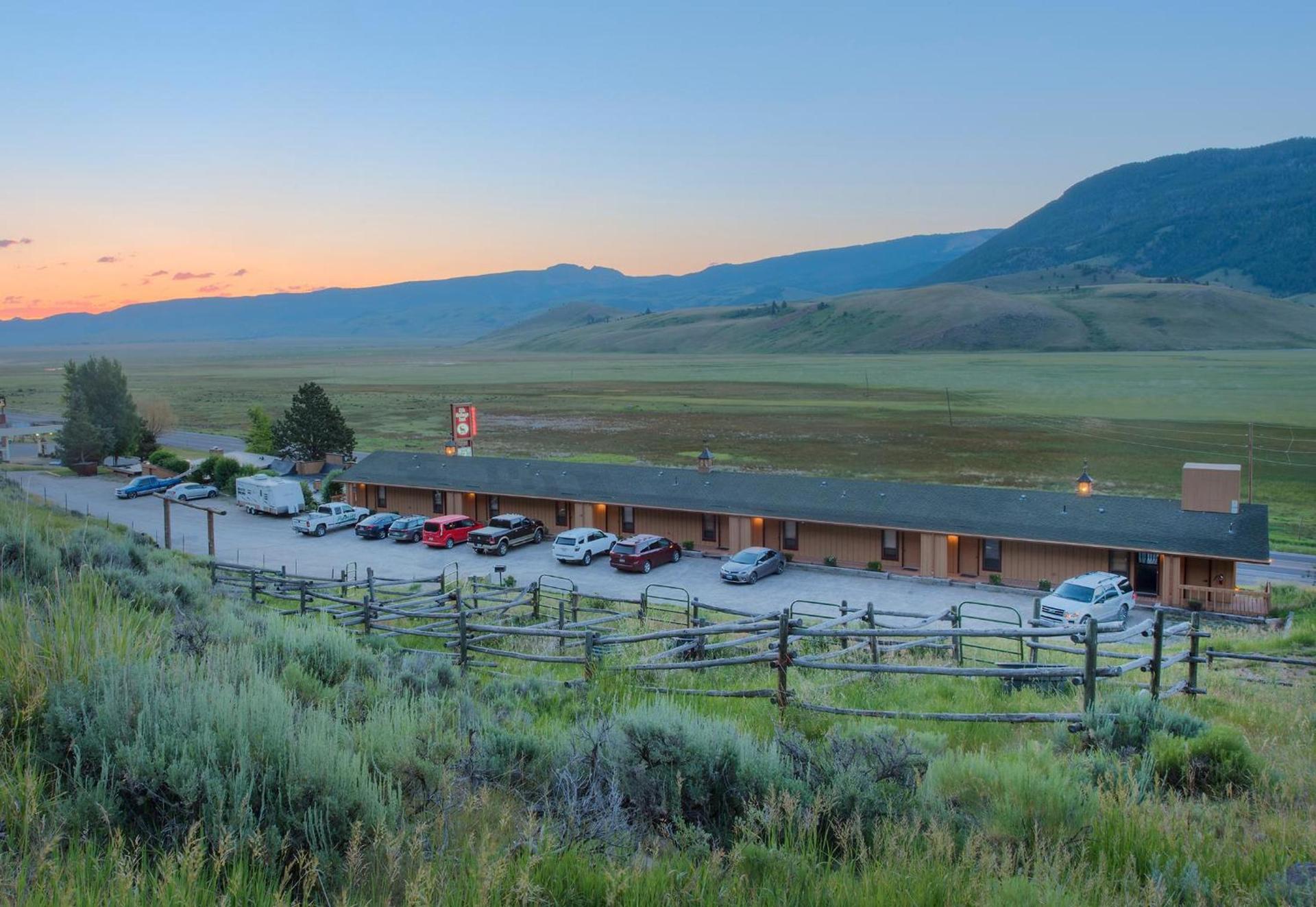 Elk Refuge Inn photo 46