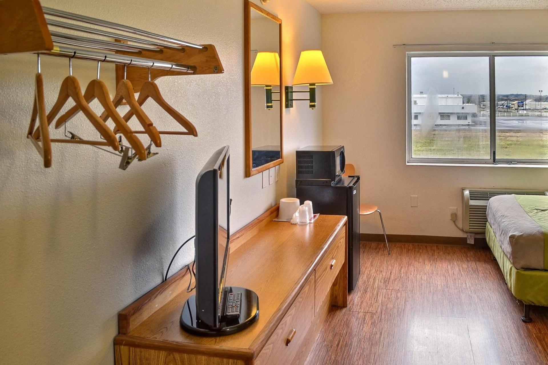 Motel 6-Billings, MT - North photo 11