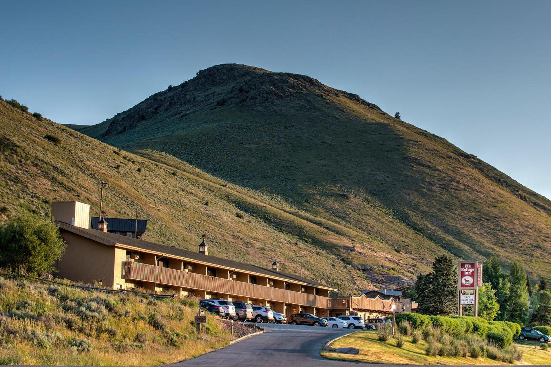Elk Refuge Inn photo 58