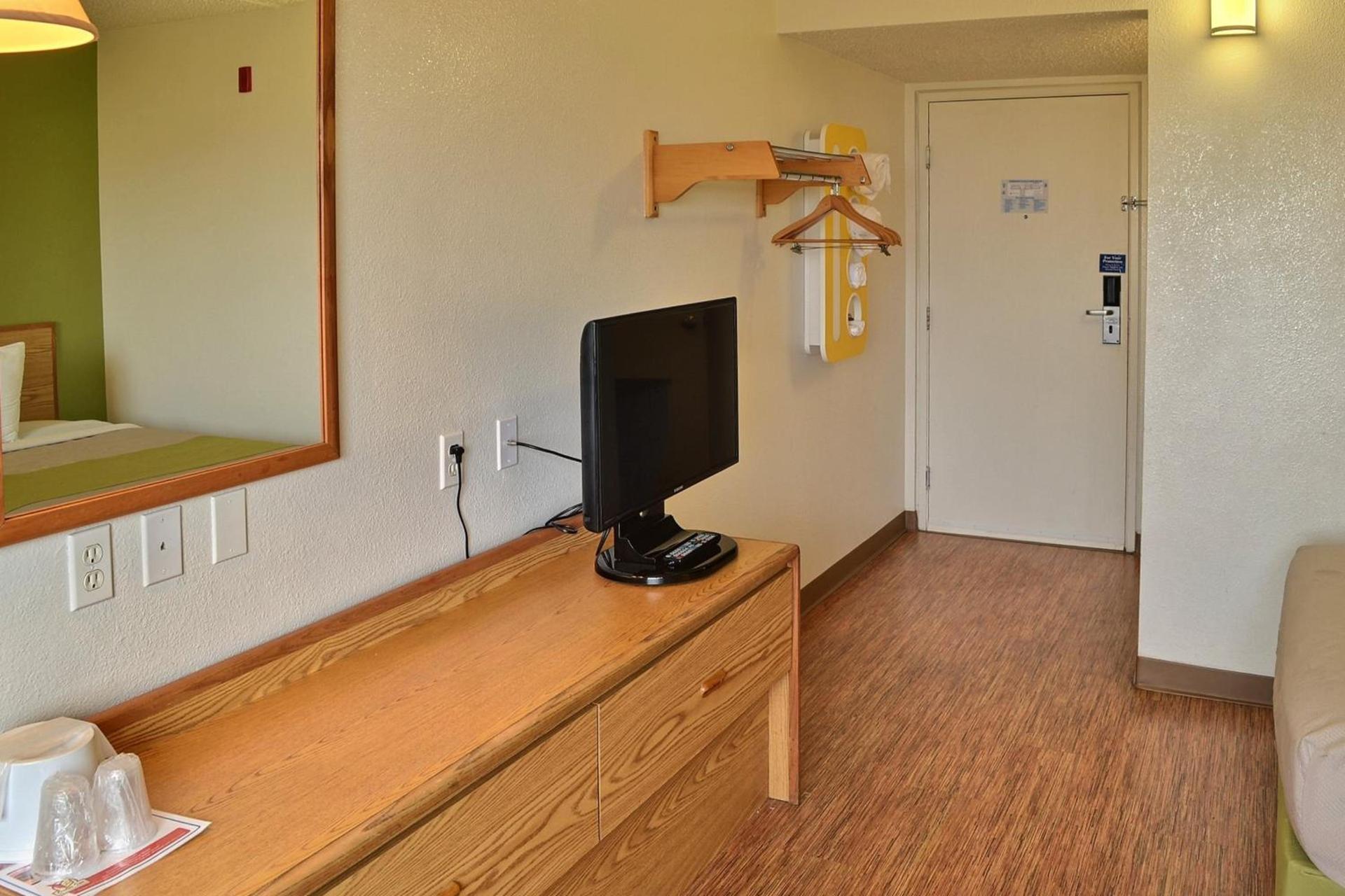 Motel 6-Billings, MT - North photo 23