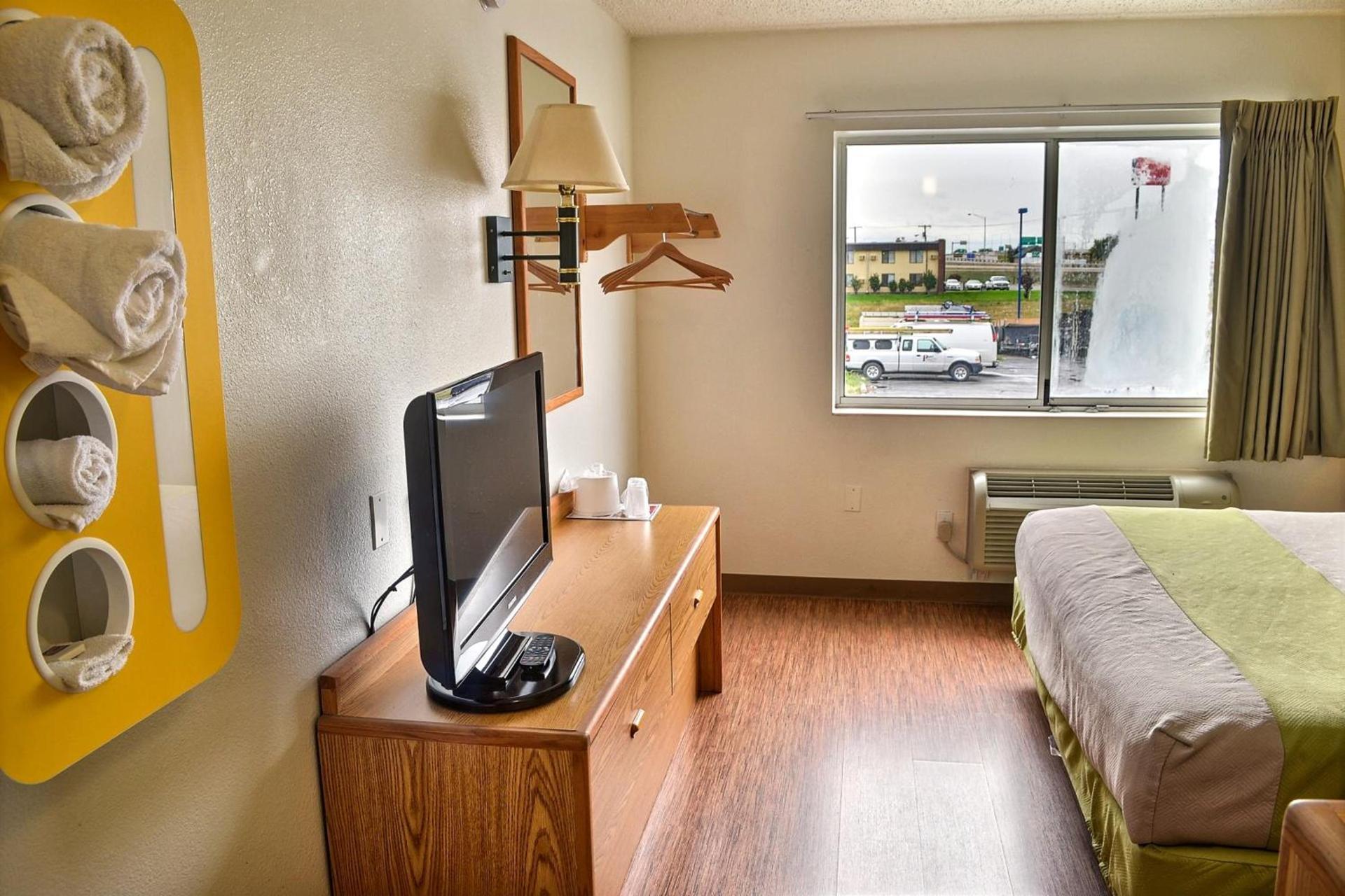 Motel 6-Billings, MT - North photo 33