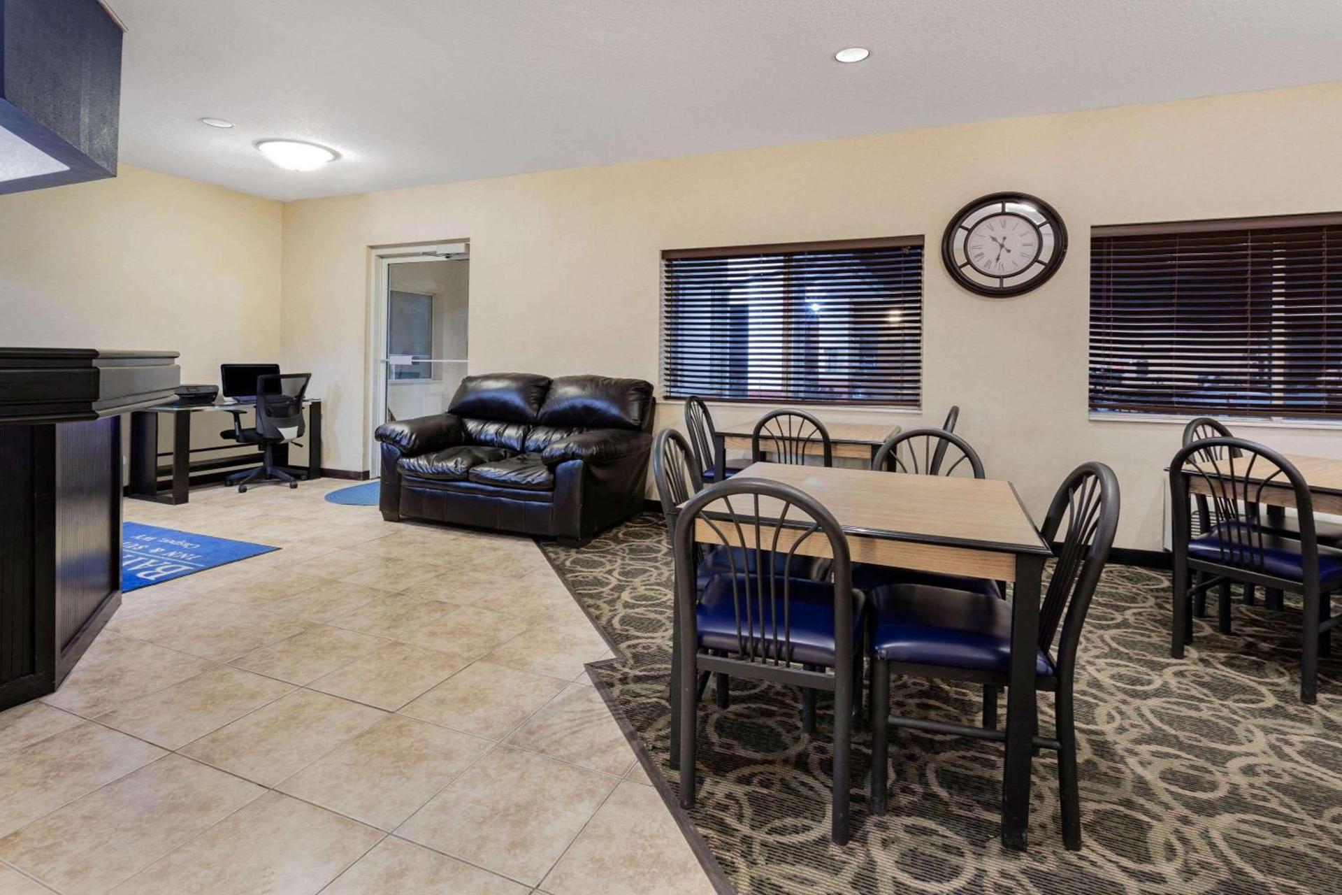 Baymont by Wyndham Casper East photo 5