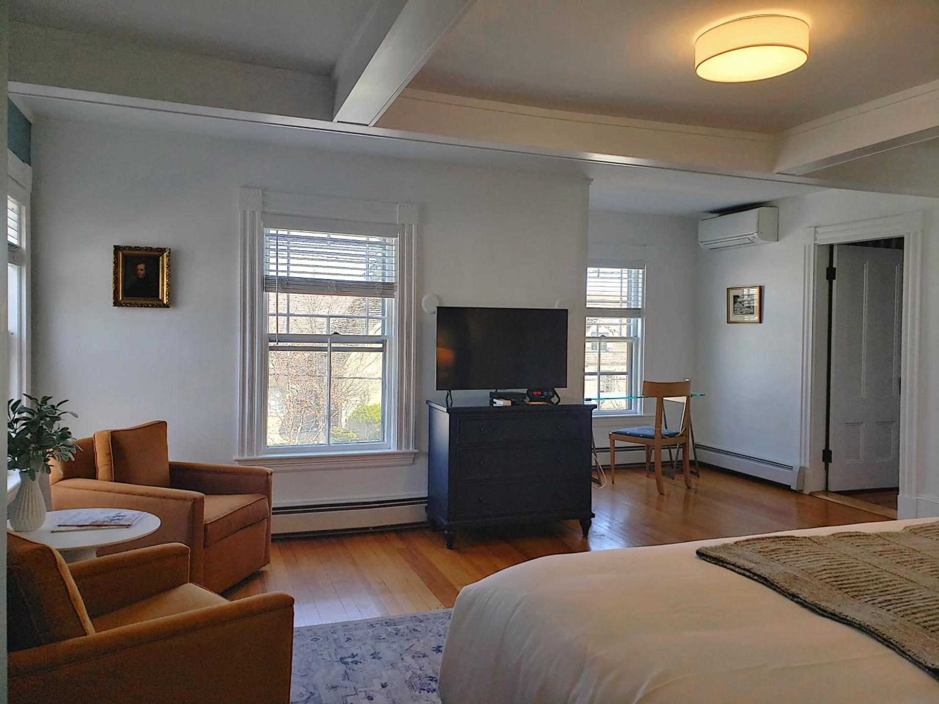 Sand Bar Cottage Inn photo 29