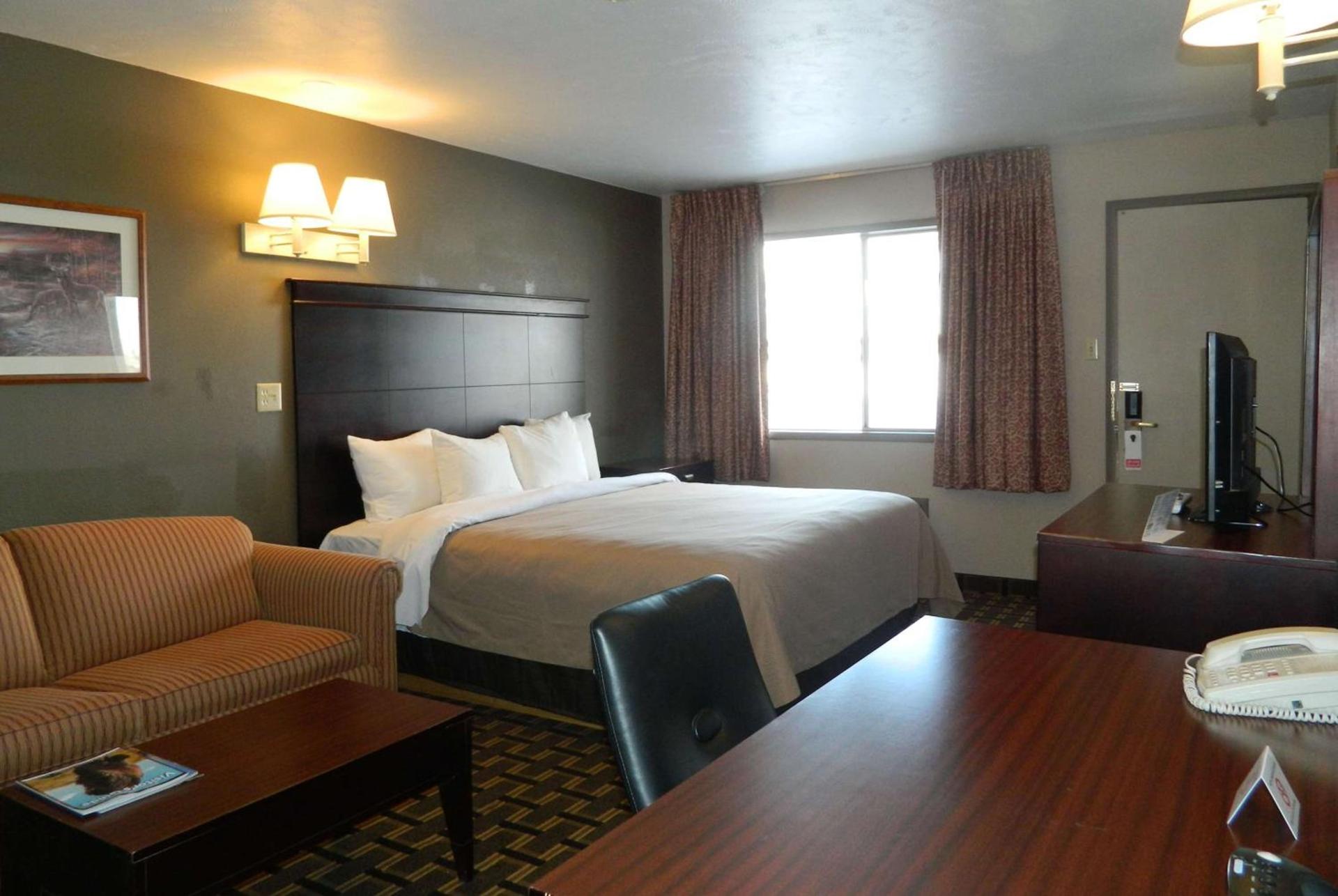 Travelodge by Wyndham Evanston photo 2