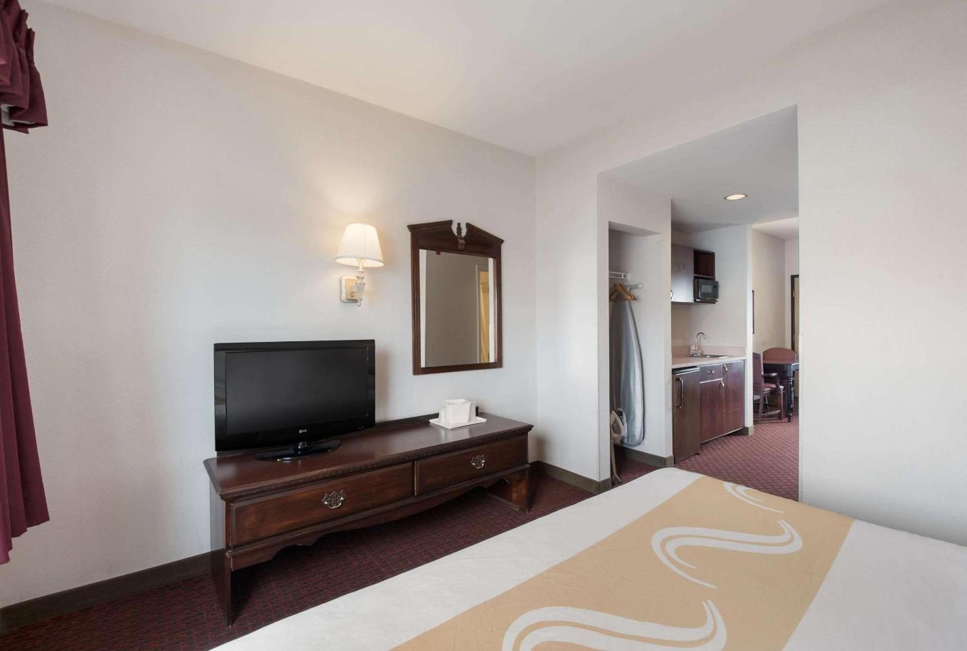 Quality Inn Grand Suites Bellingham photo 7