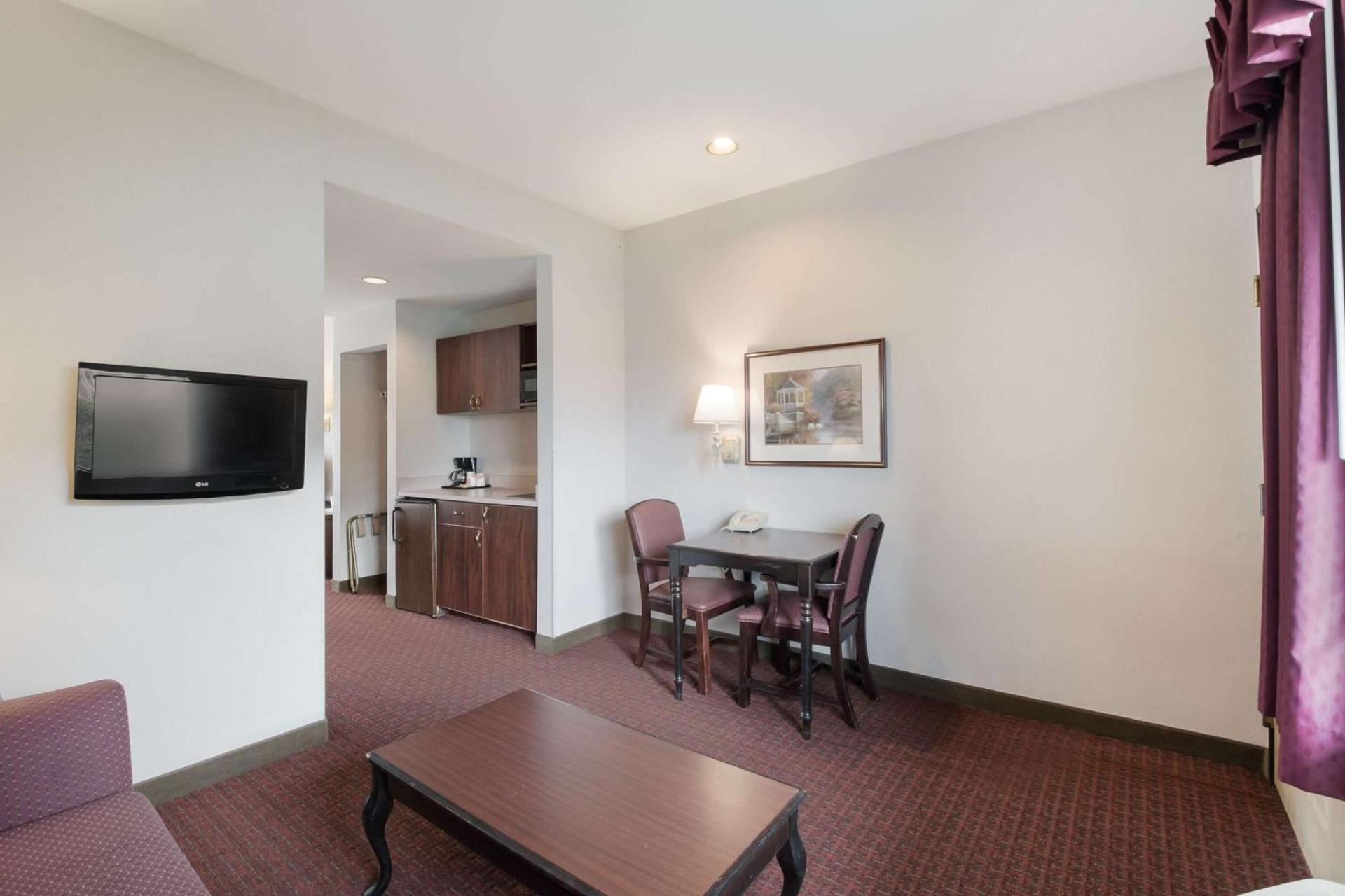 Quality Inn Grand Suites Bellingham photo 8