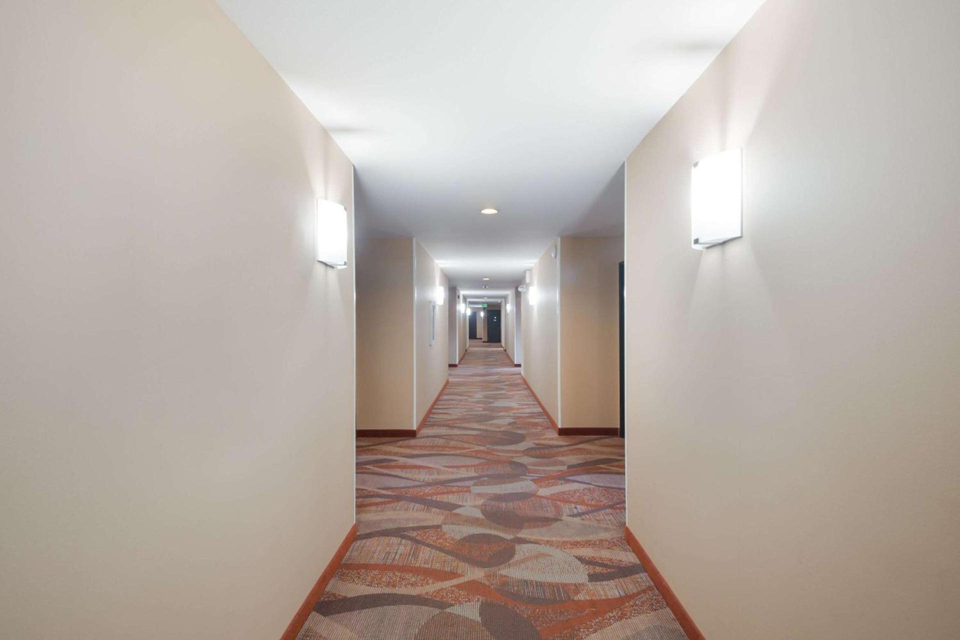 Quality Inn Grand Suites Bellingham photo 10