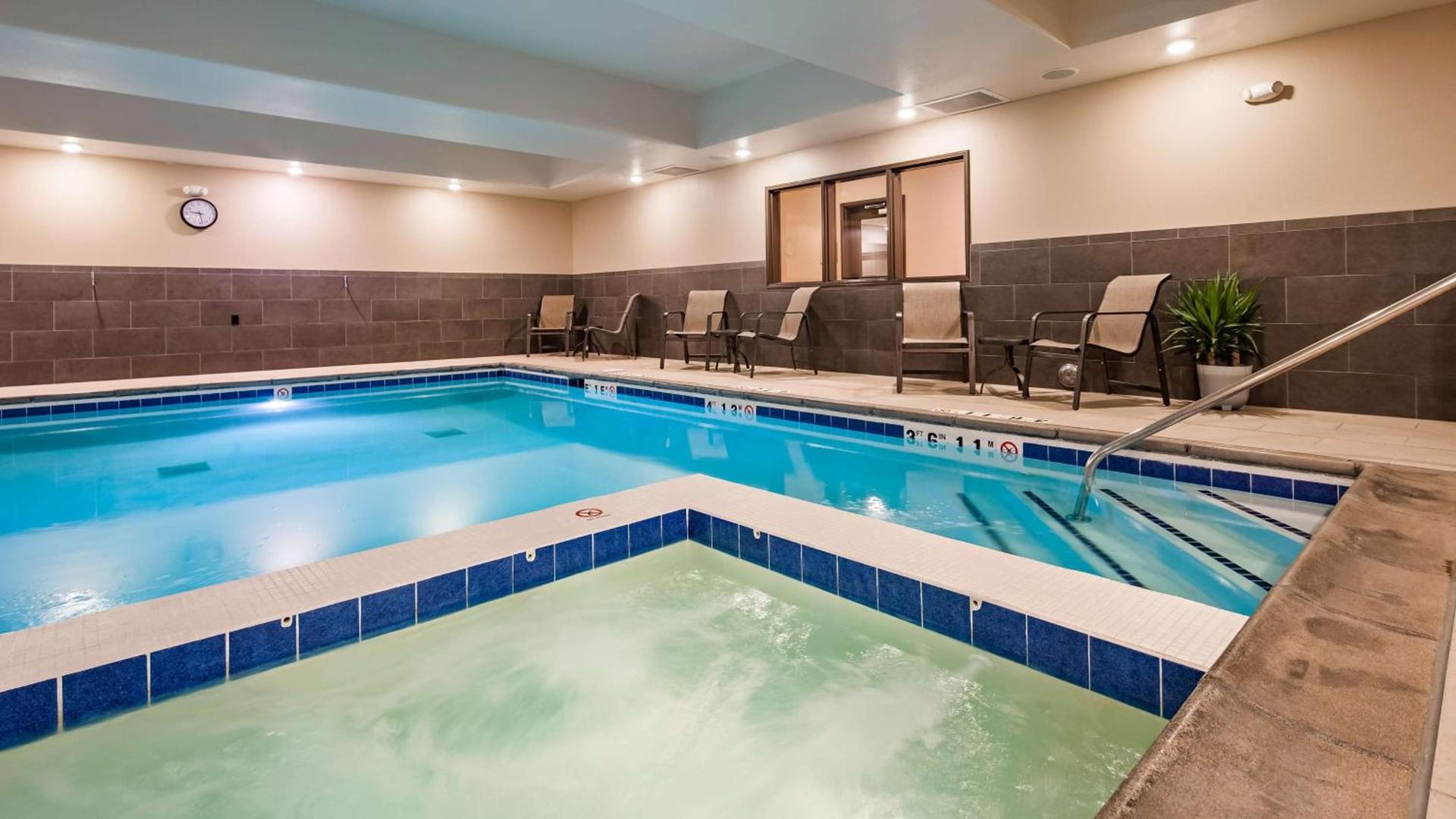 Best Western Plus Overland Inn photo 33