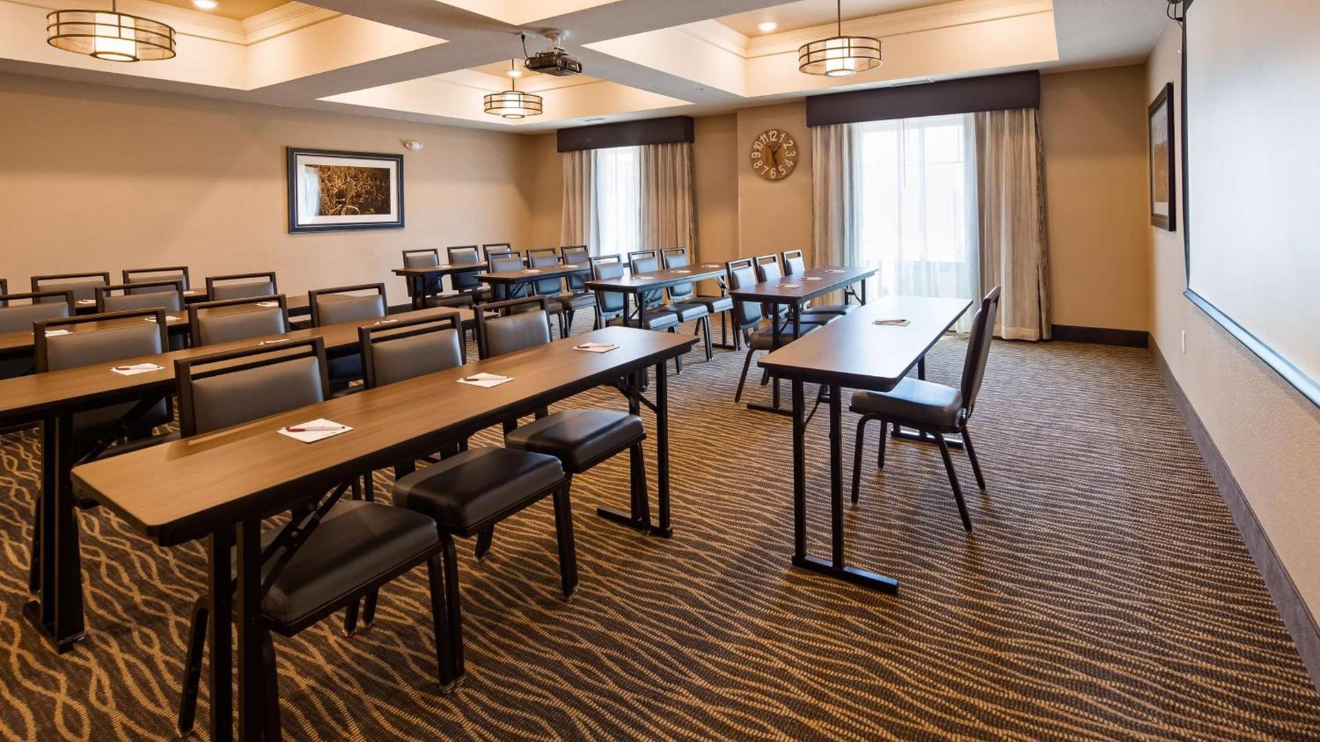 Best Western Plus Overland Inn photo 29