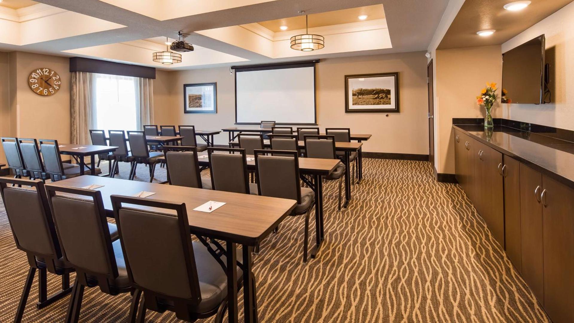 Best Western Plus Overland Inn photo 8