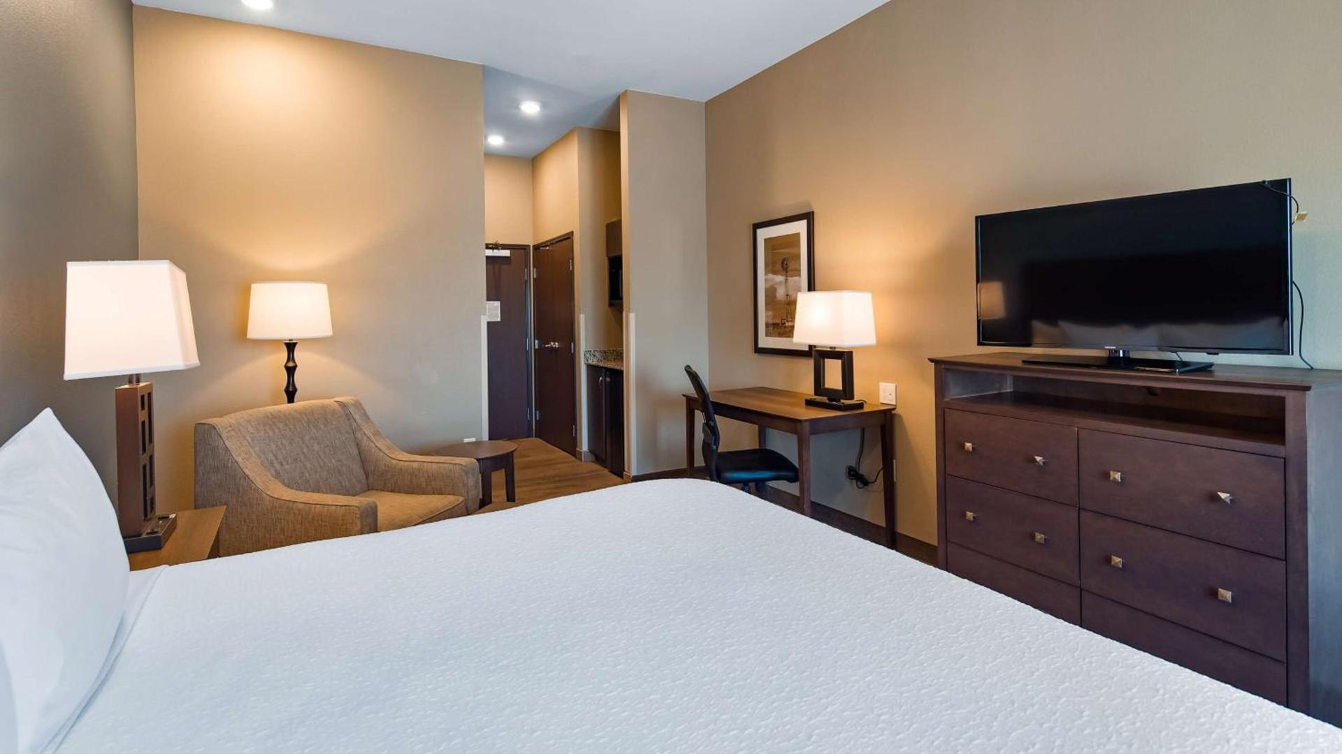 Best Western Plus Overland Inn photo 21