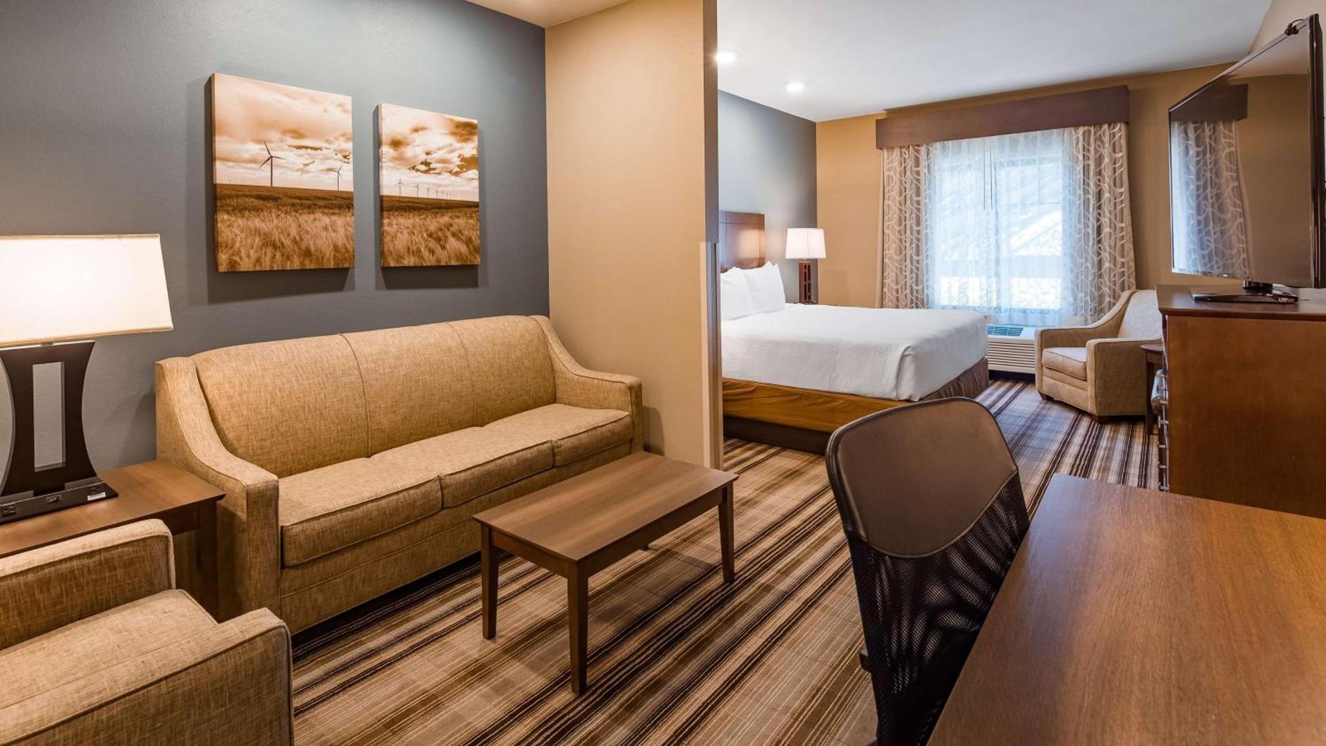 Best Western Plus Overland Inn photo 3