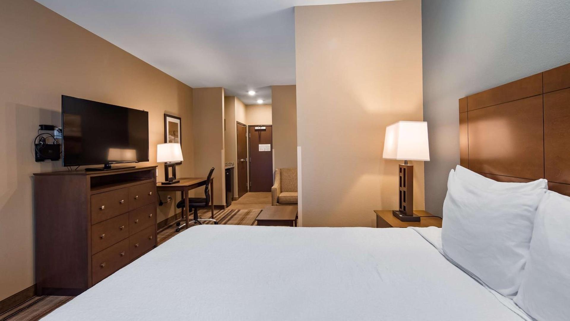Best Western Plus Overland Inn photo 13