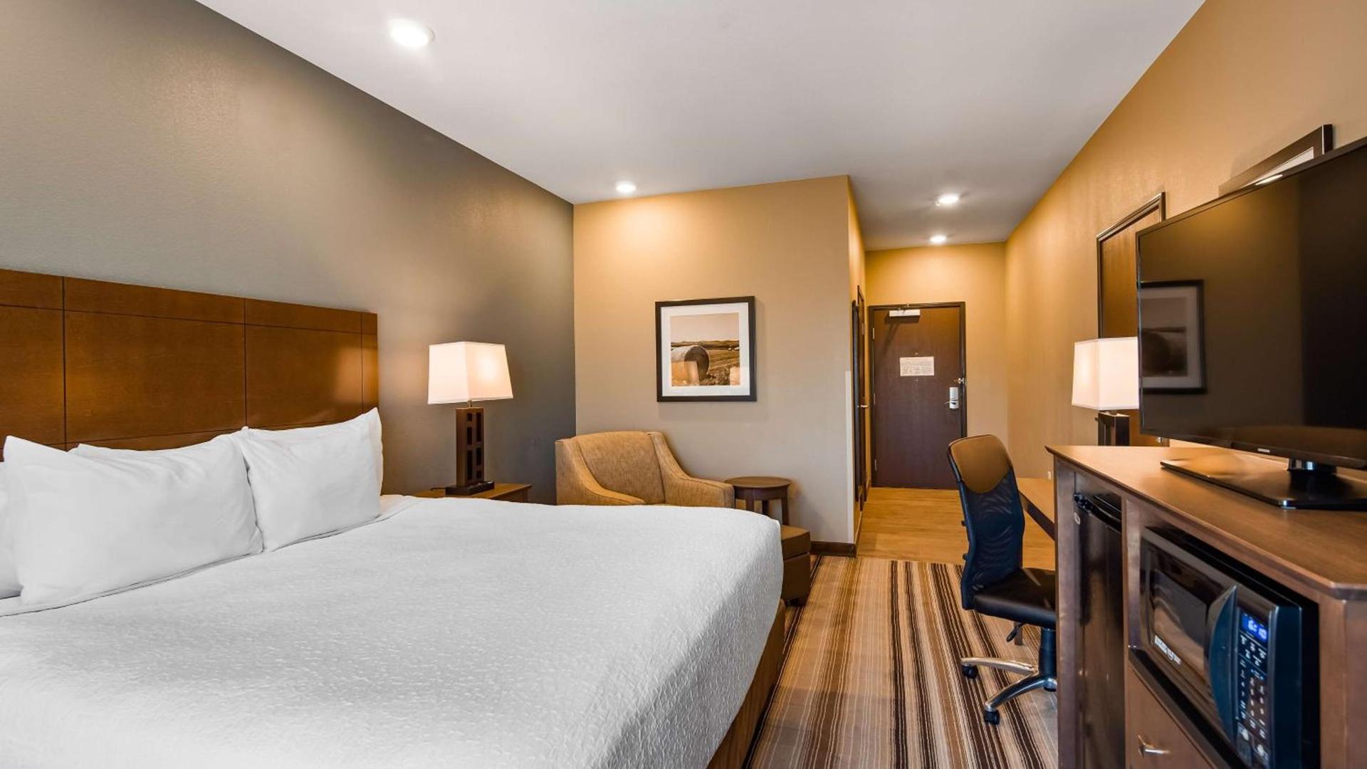 Best Western Plus Overland Inn photo 24