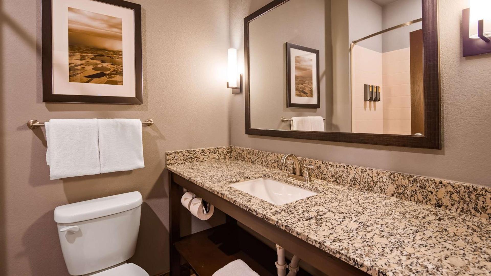 Best Western Plus Overland Inn photo 16