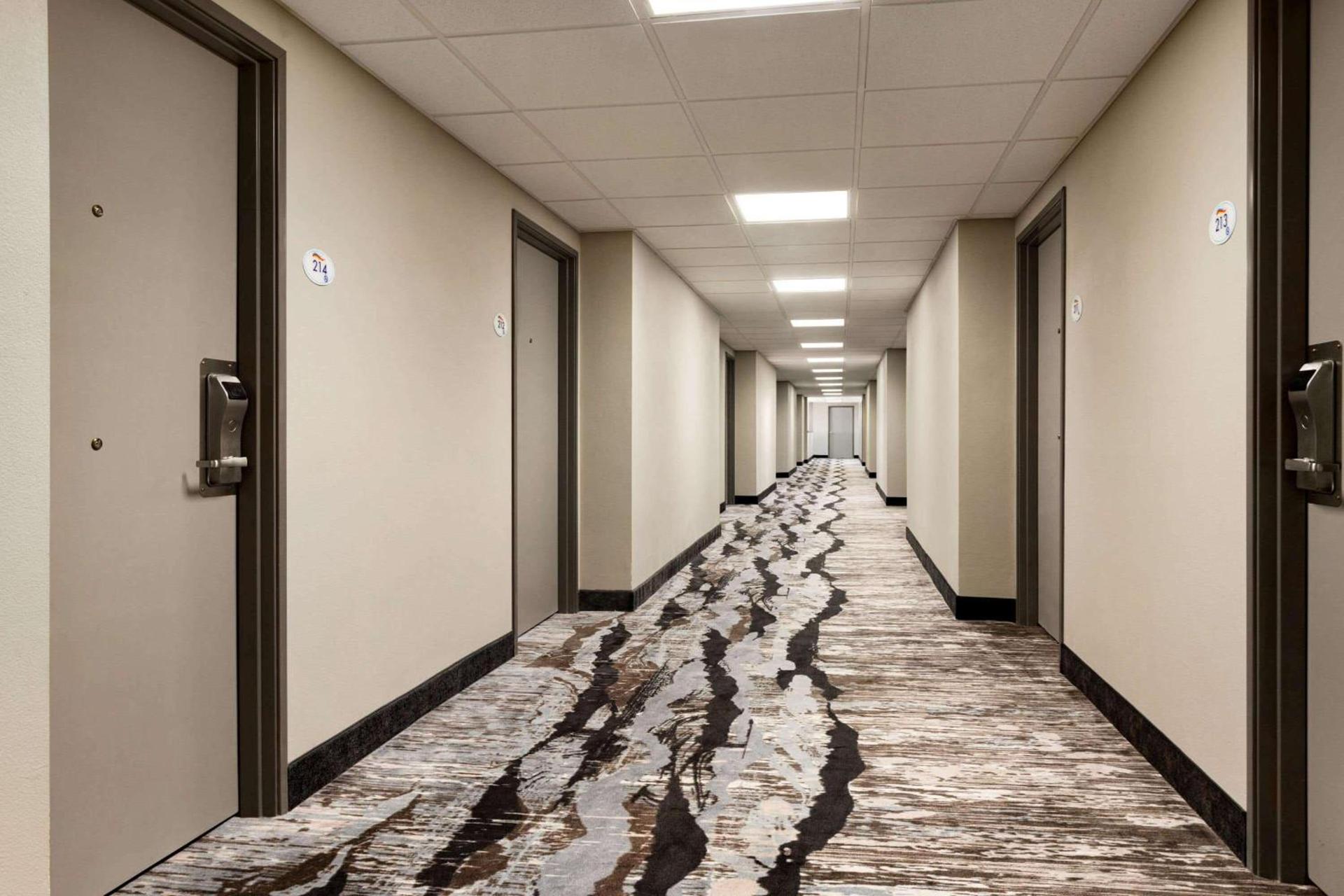 Baymont by Wyndham Blackwell I-35 photo 31