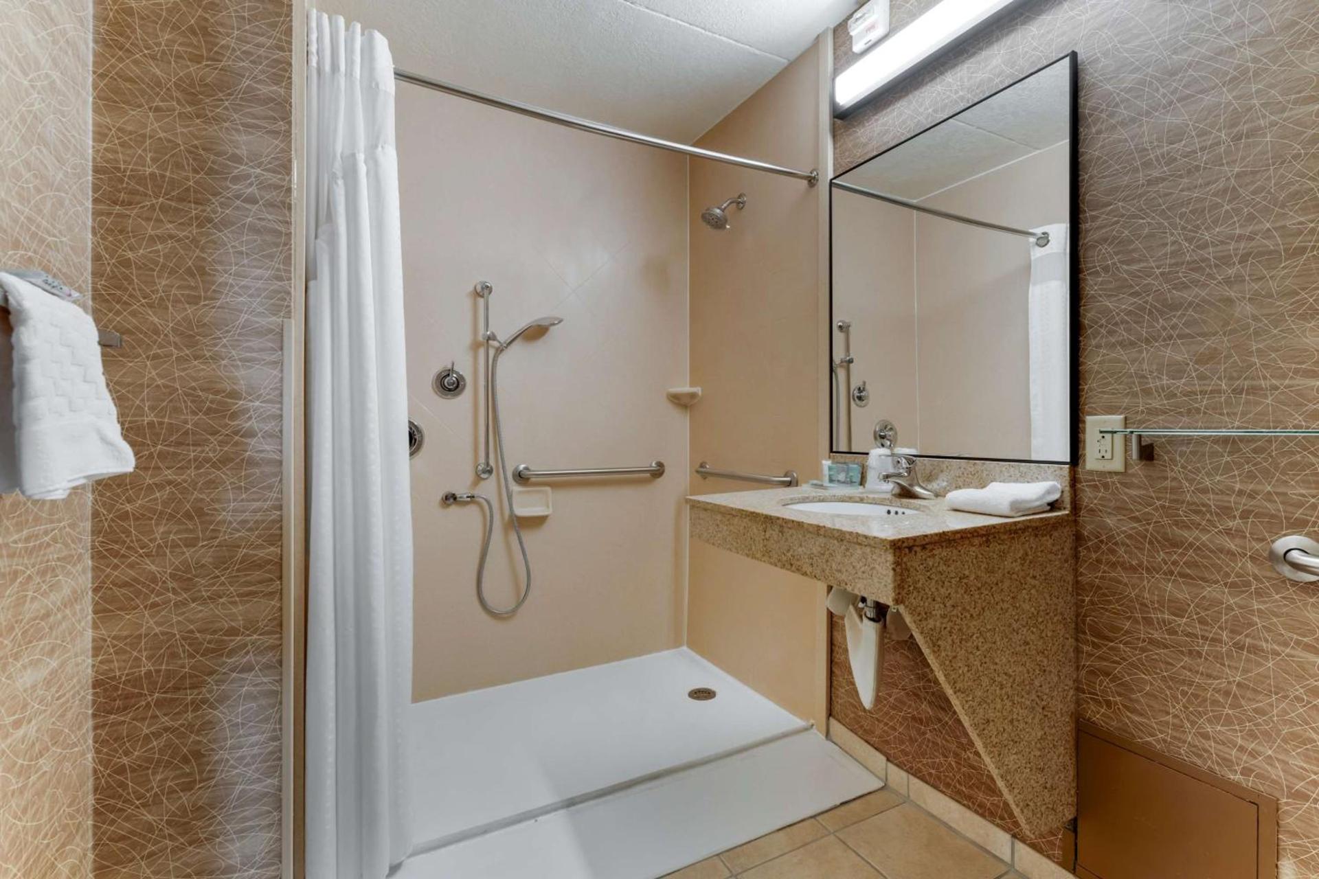 Best Western Fairmont photo 17