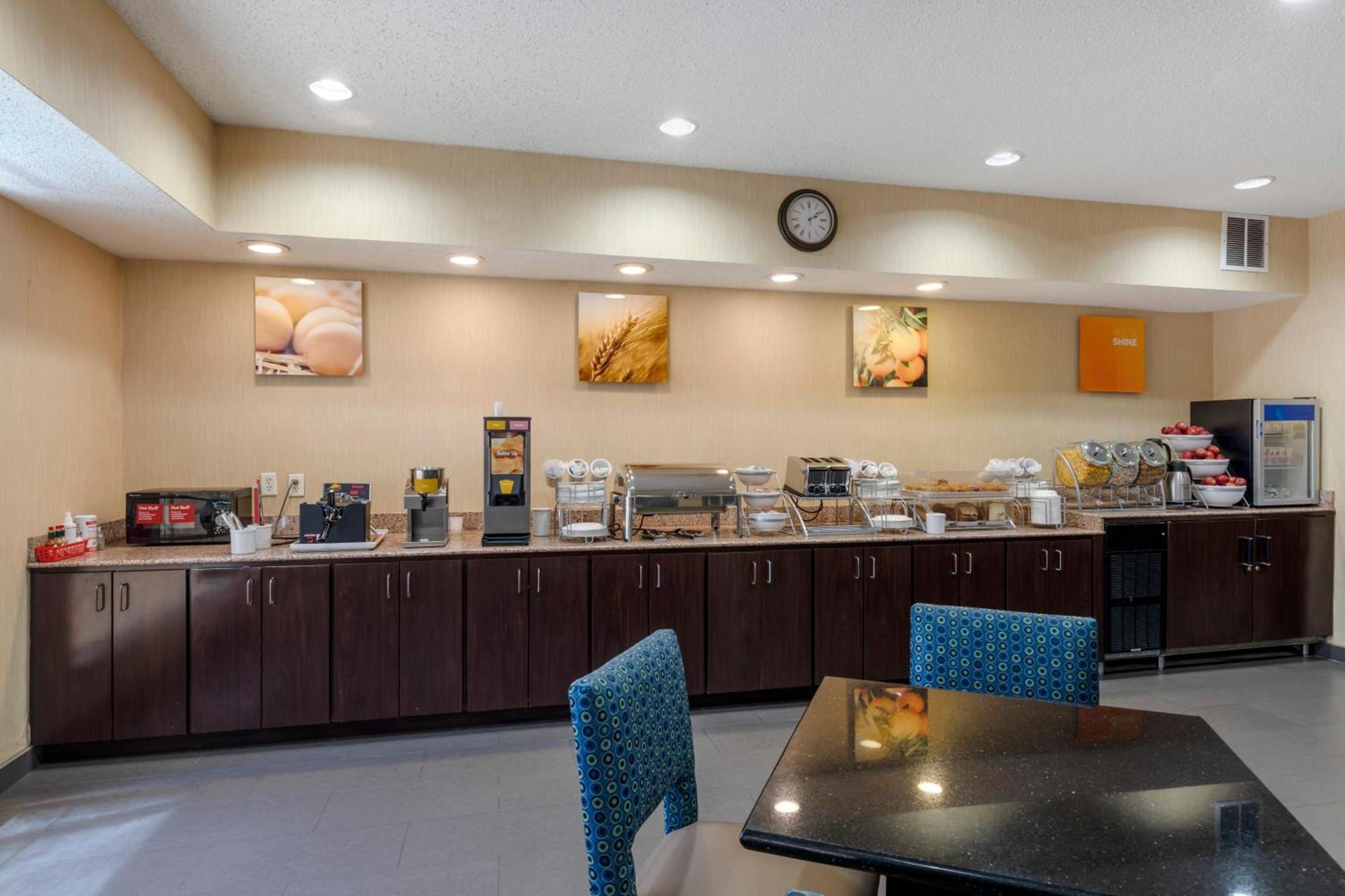 Comfort Suites DFW Airport photo 64