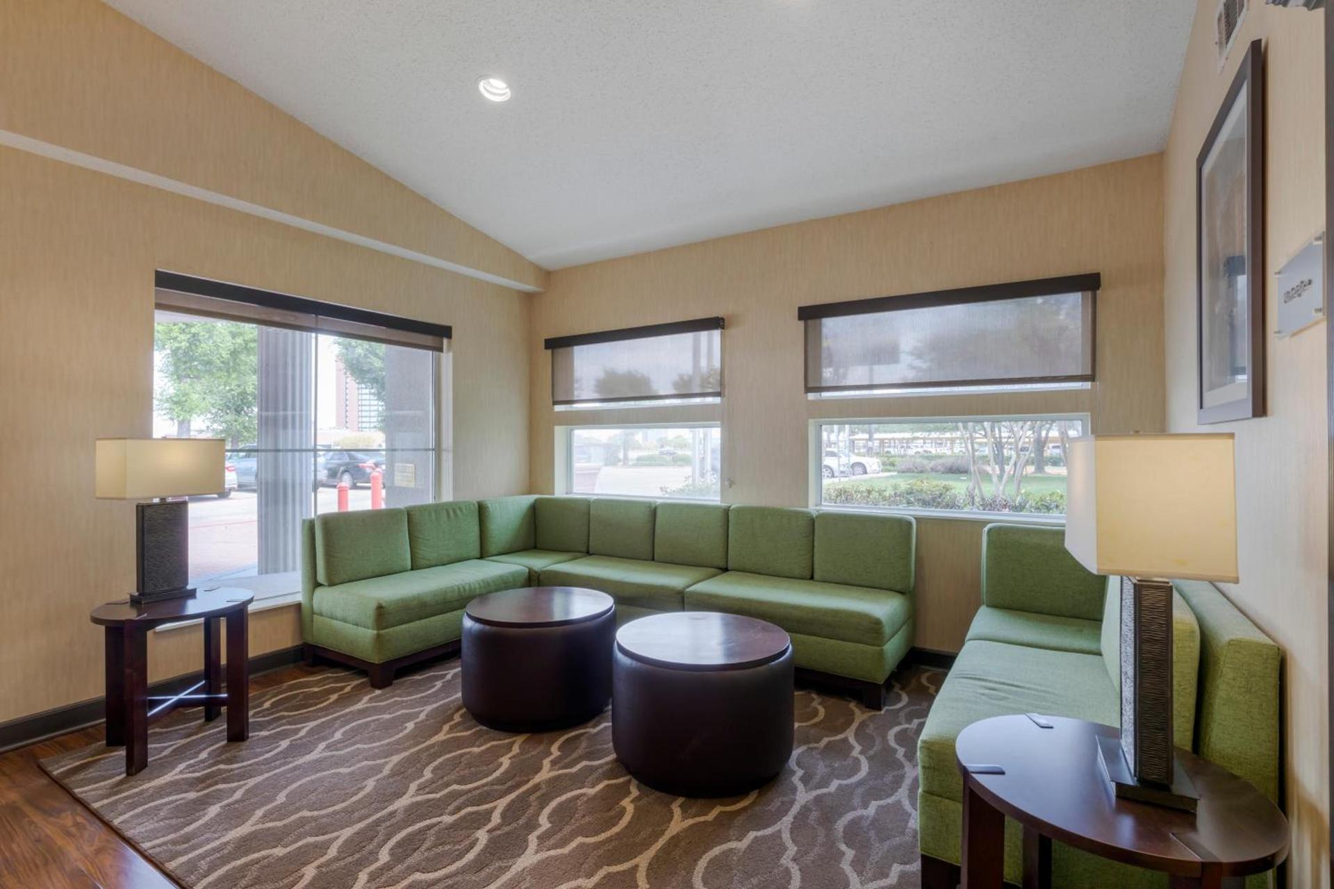 Comfort Suites DFW Airport photo 57