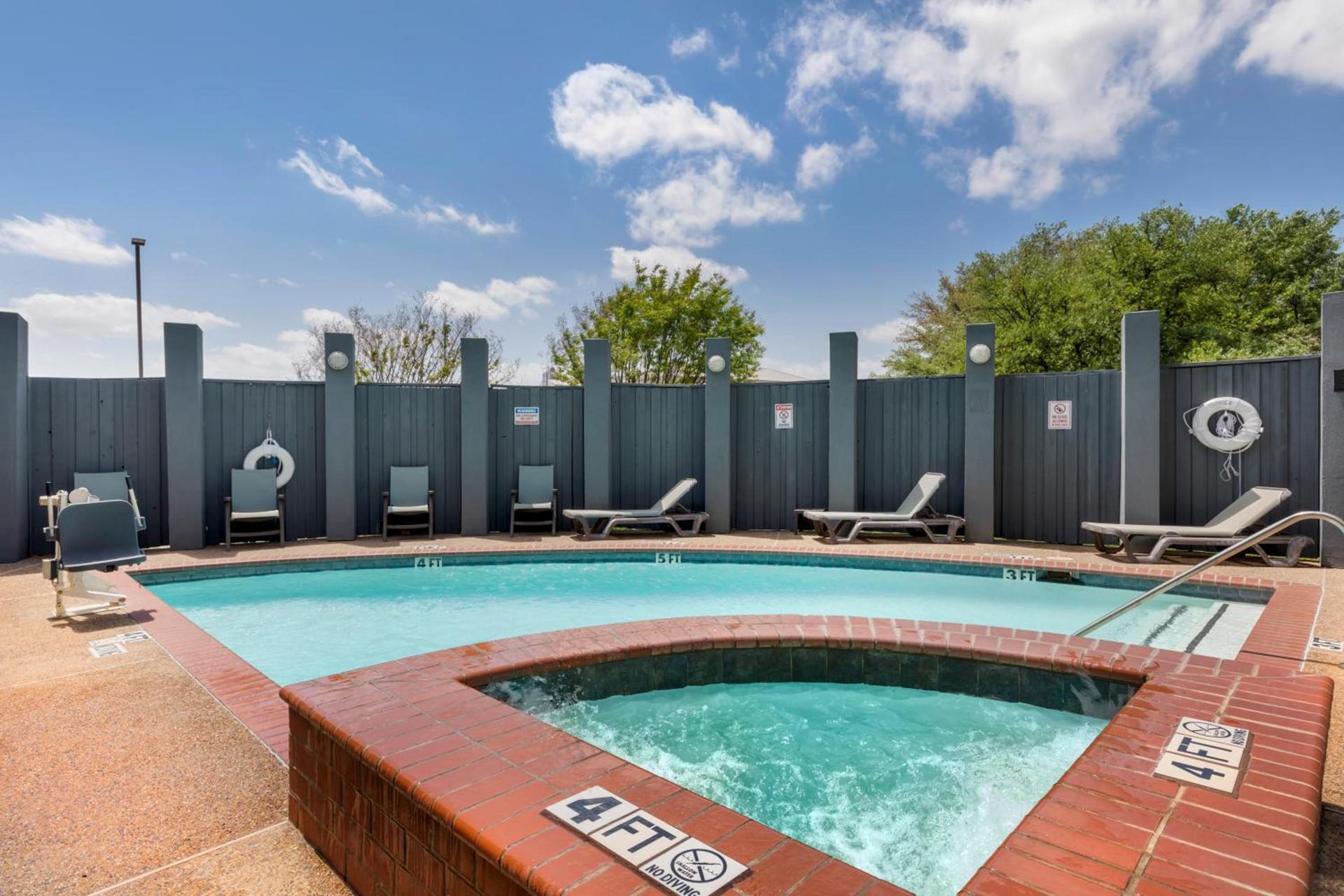 Comfort Suites DFW Airport photo 56