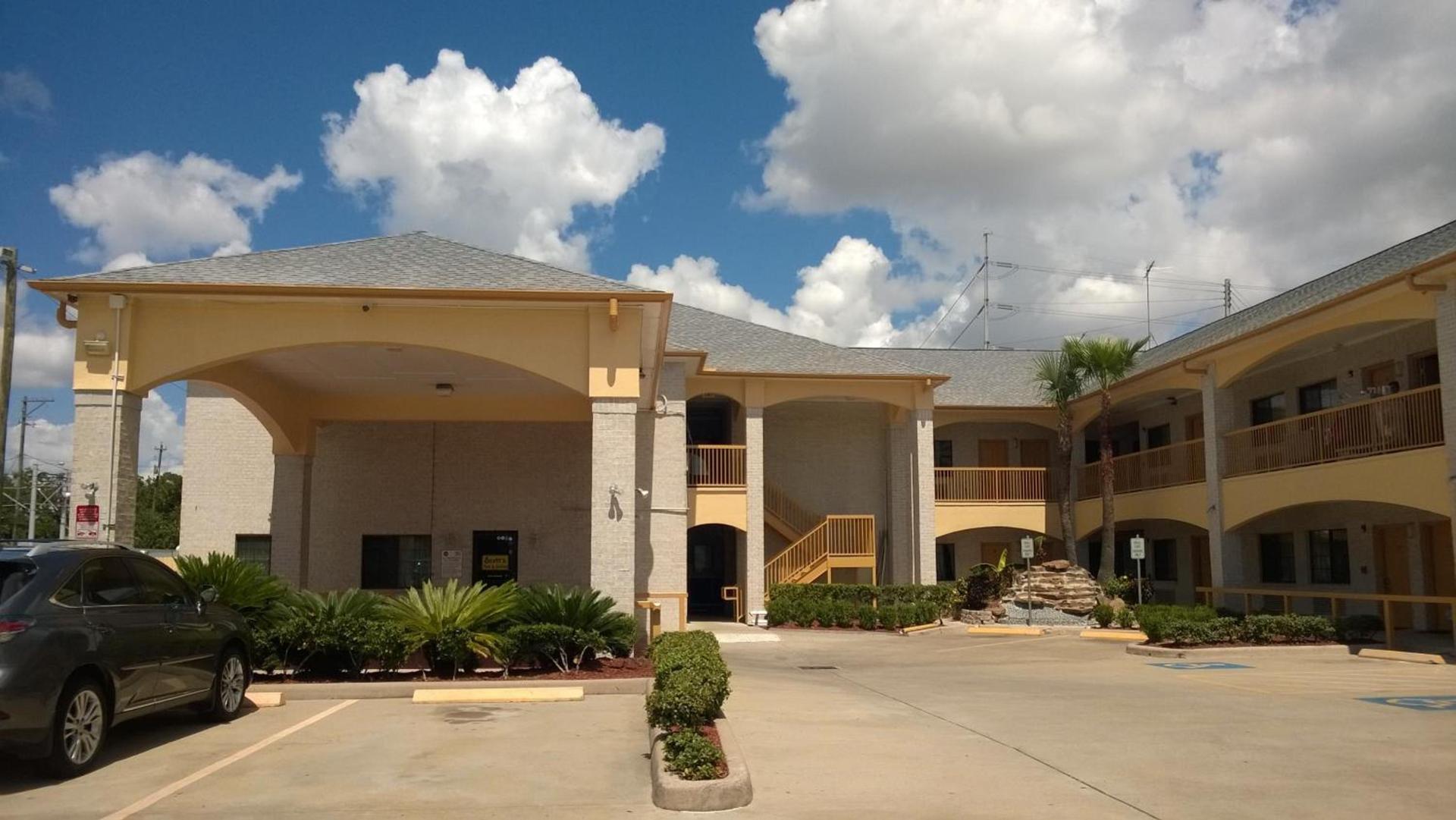 Scott Inn & Suites - Downtown Houston photo 1