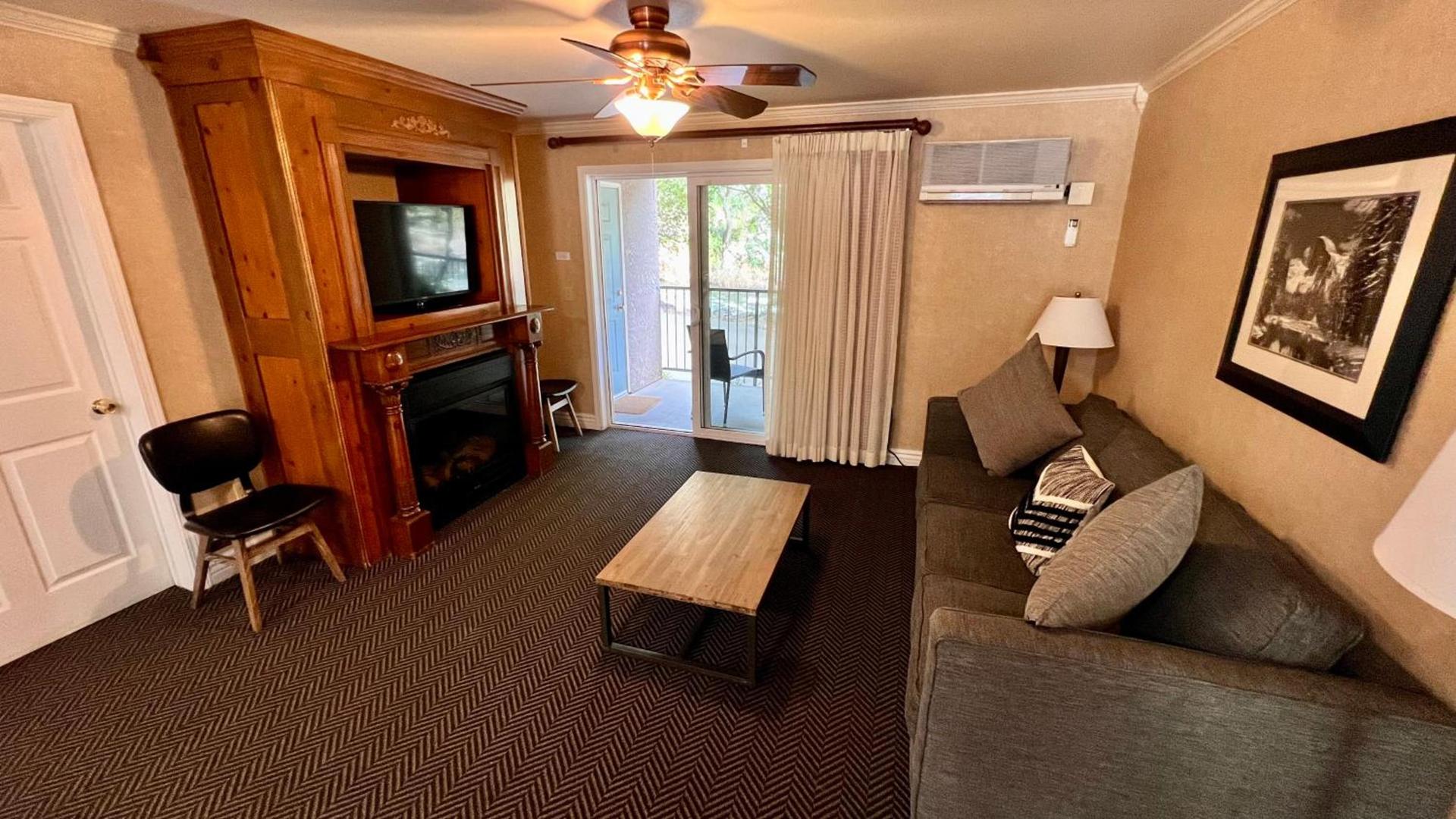 Yosemite View Lodge photo 19
