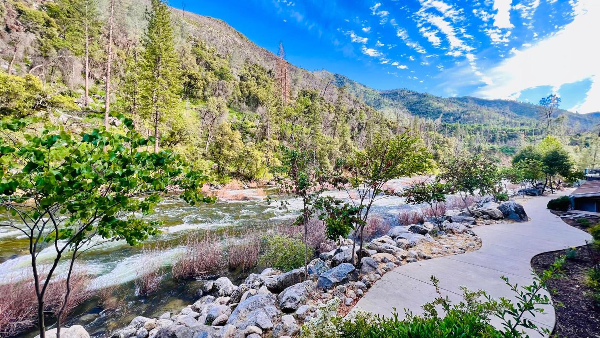 Yosemite View Lodge photo 9