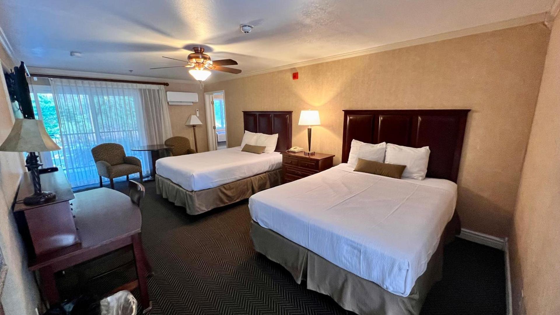Yosemite View Lodge photo 13