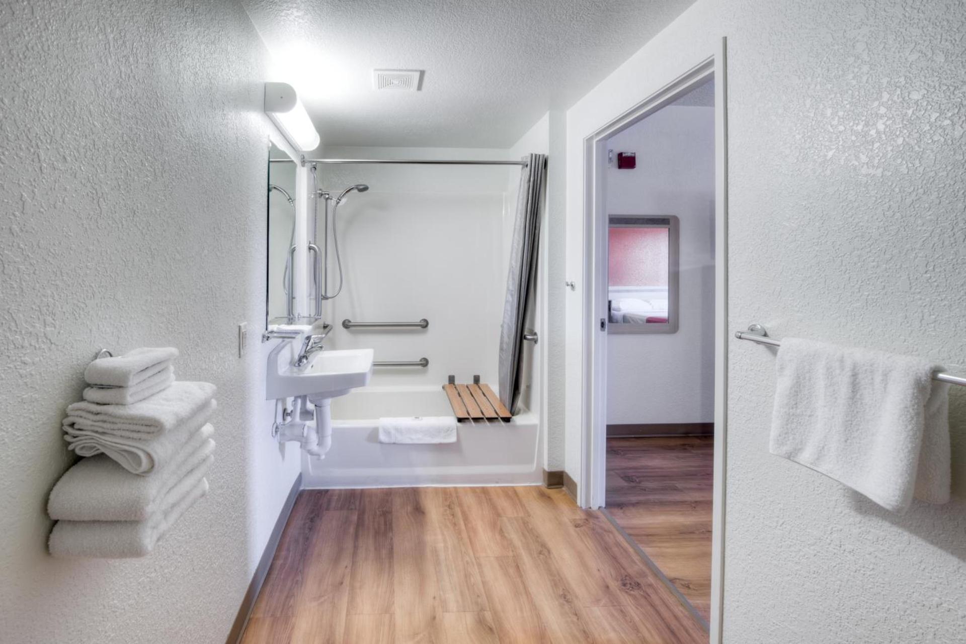 Motel 6-Niantic, CT - New London photo 43