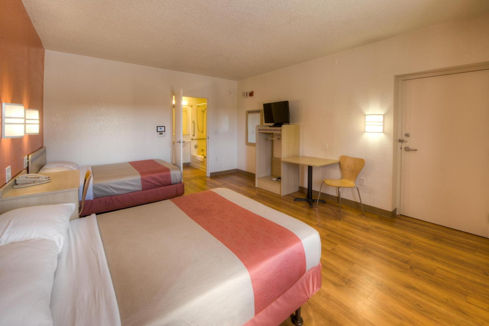 Motel 6-Niantic, CT - New London photo 44