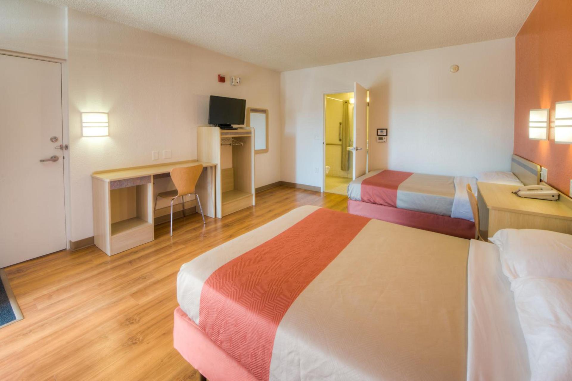 Motel 6-Niantic, CT - New London photo 45