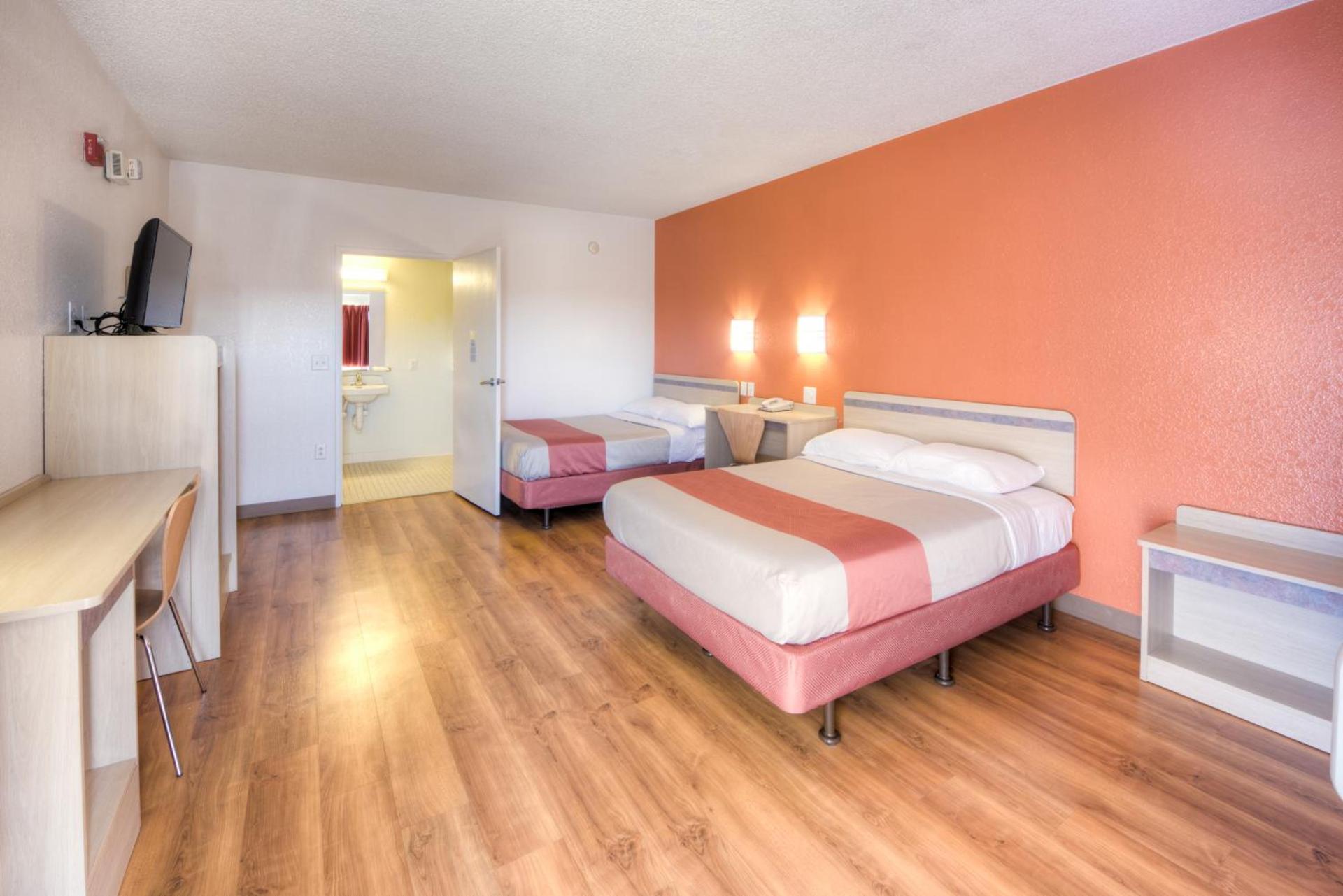 Motel 6-Niantic, CT - New London photo 40