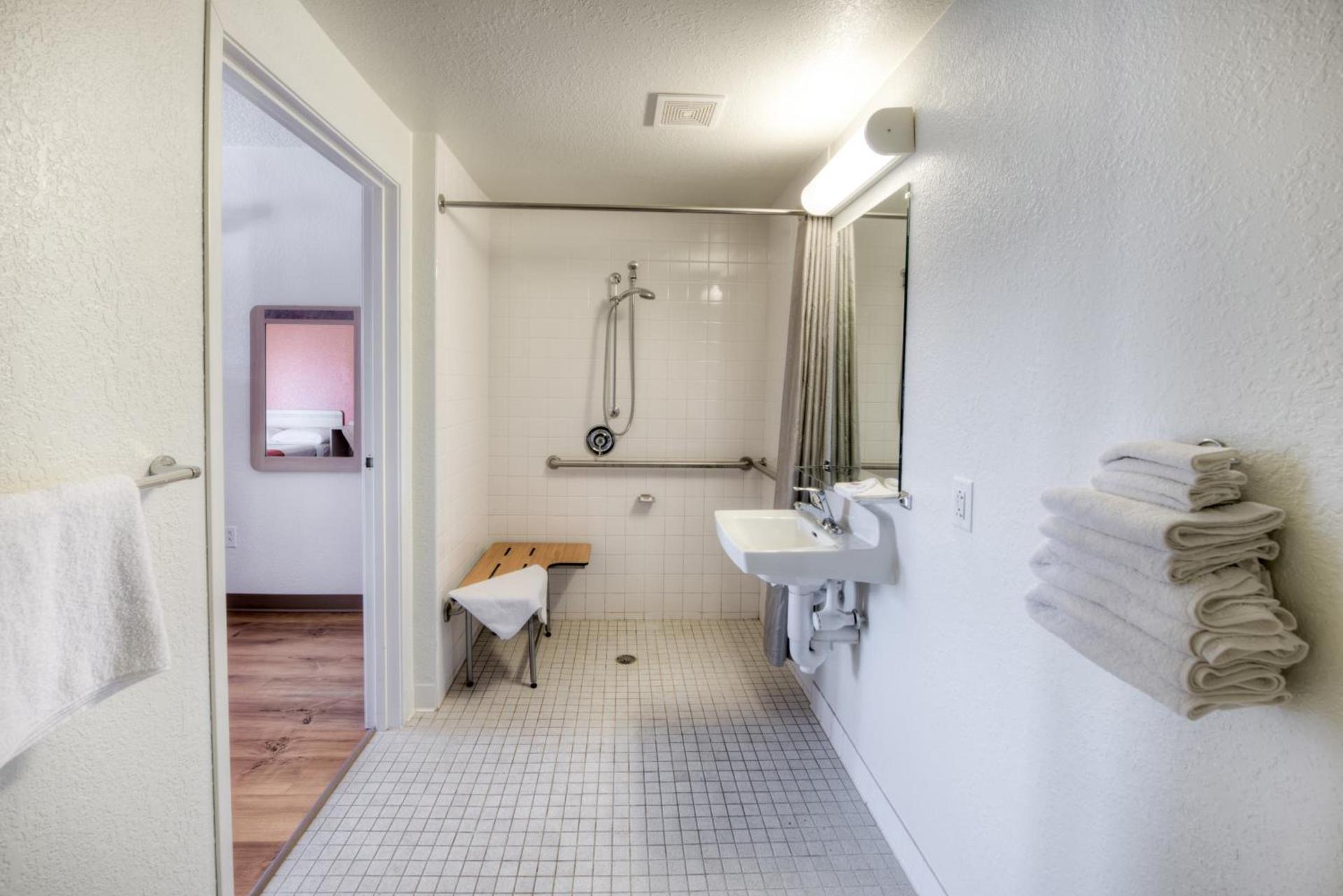 Motel 6-Niantic, CT - New London photo 48