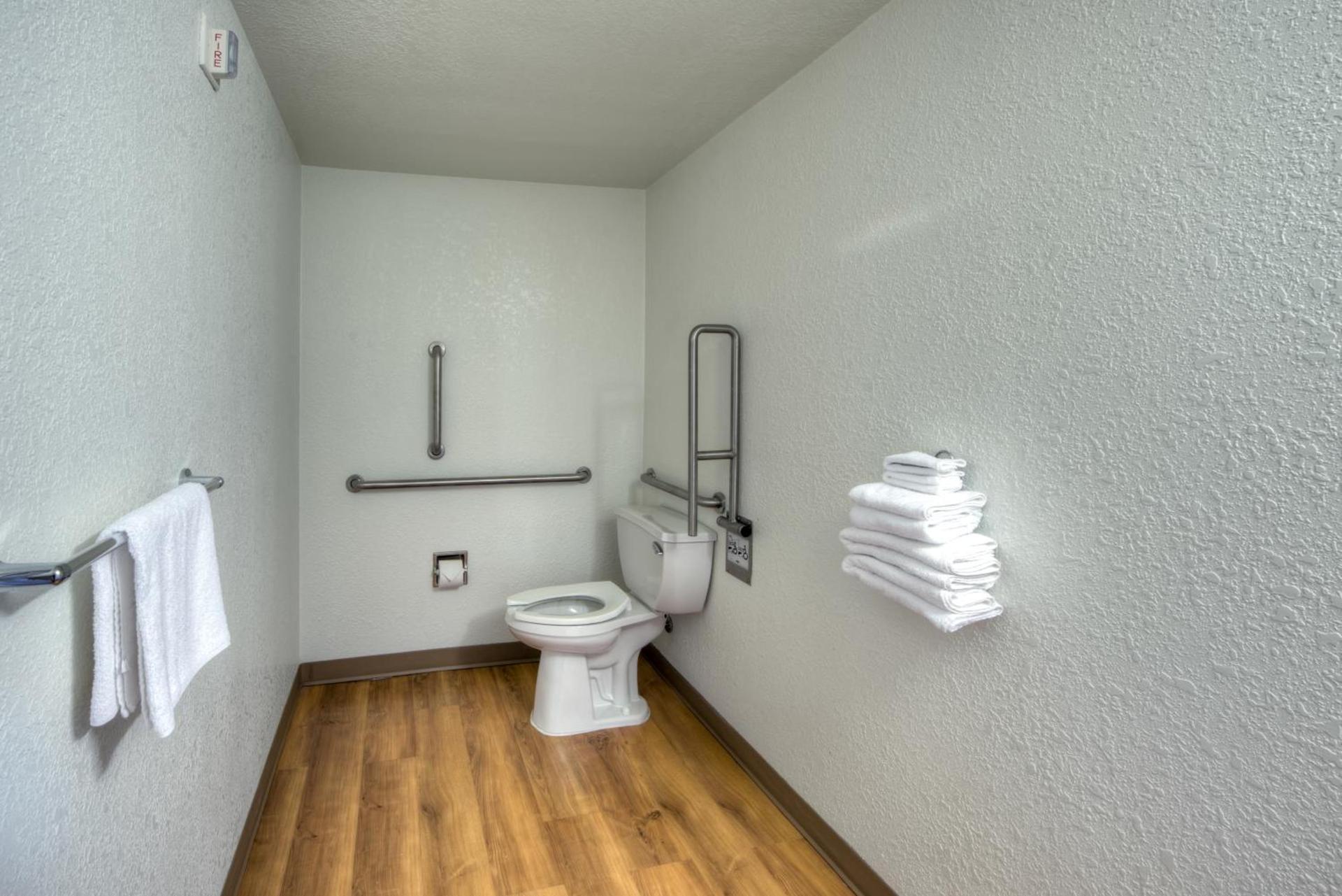 Motel 6-Niantic, CT - New London photo 49