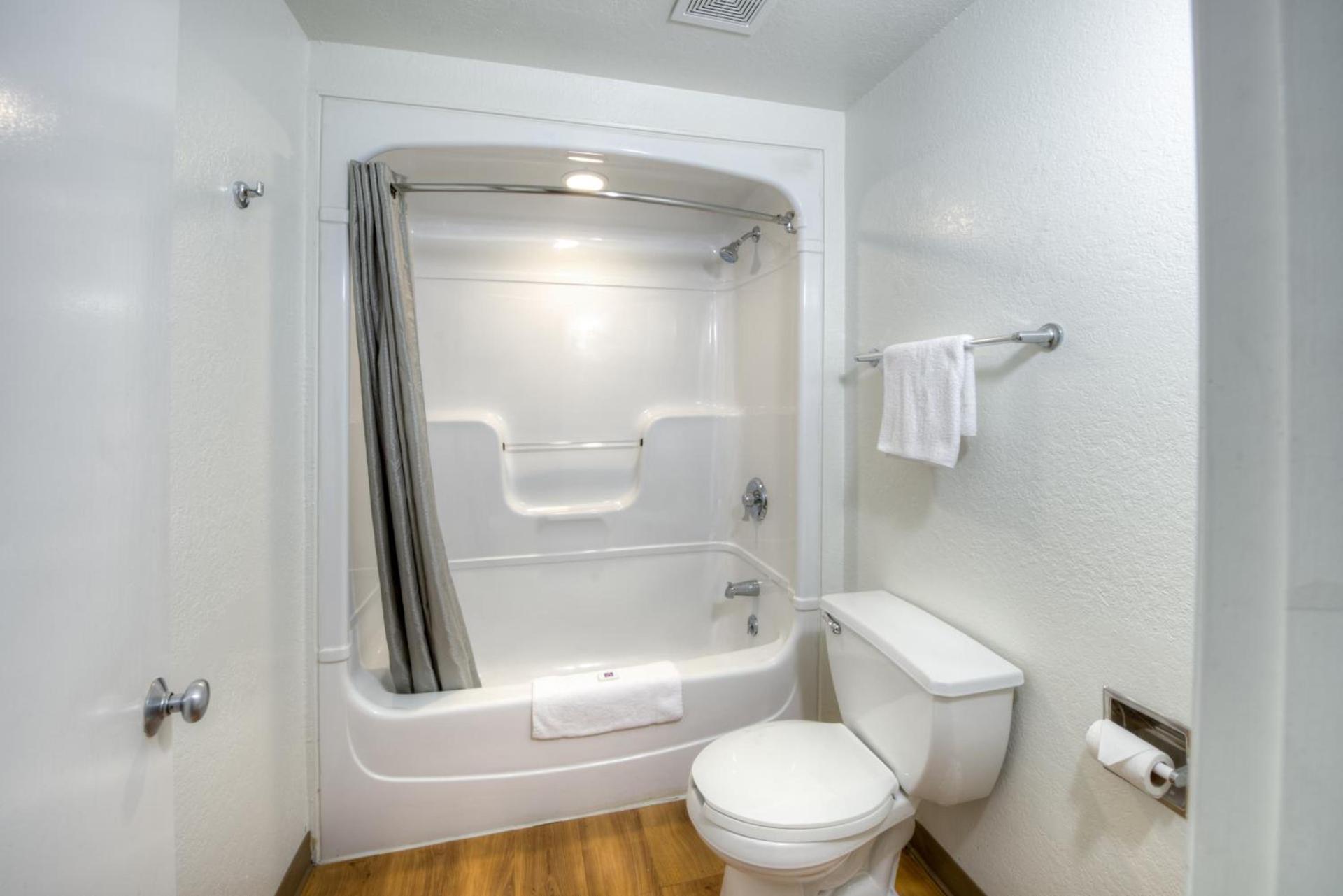 Motel 6-Niantic, CT - New London photo 52