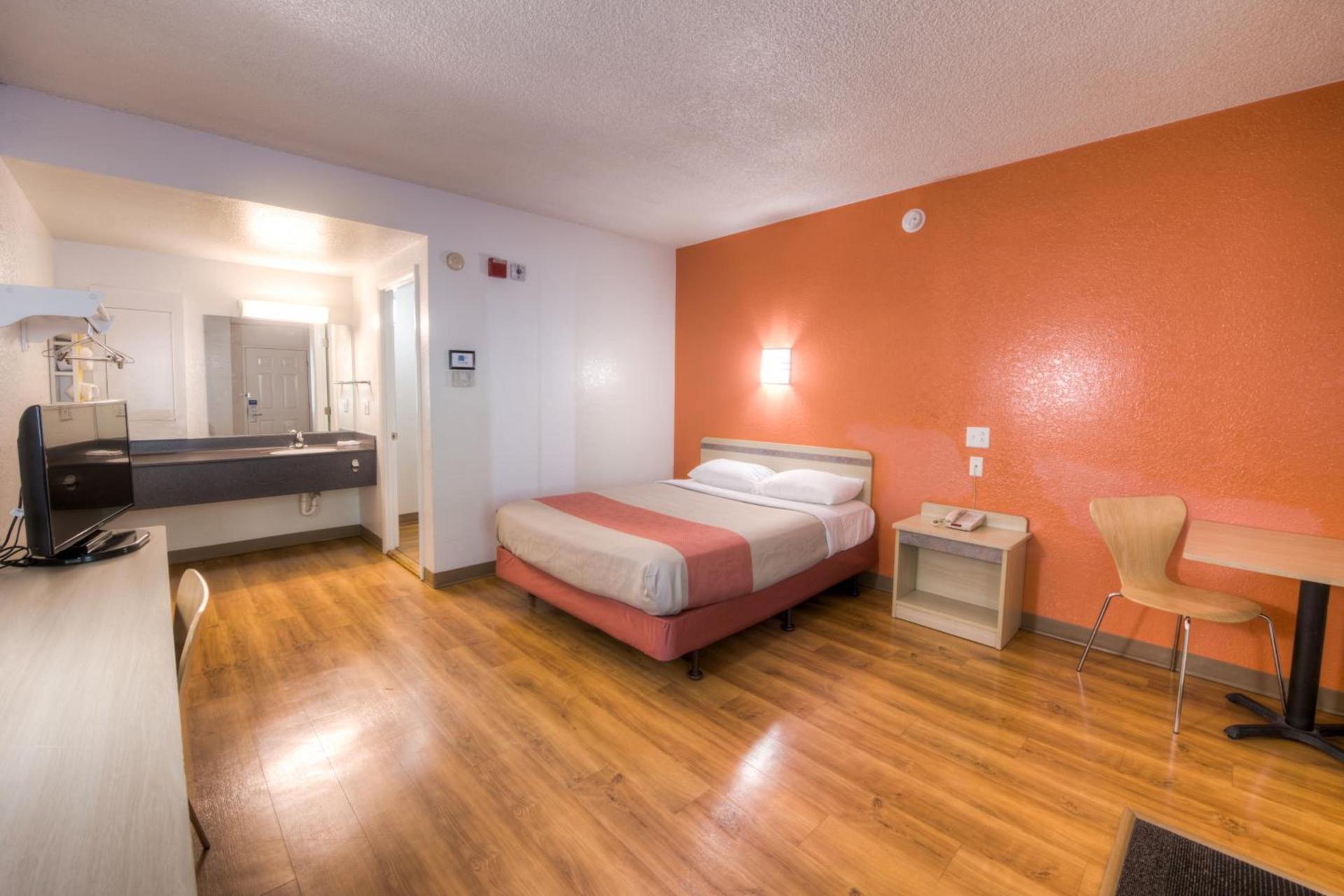 Motel 6-Niantic, CT - New London photo 57