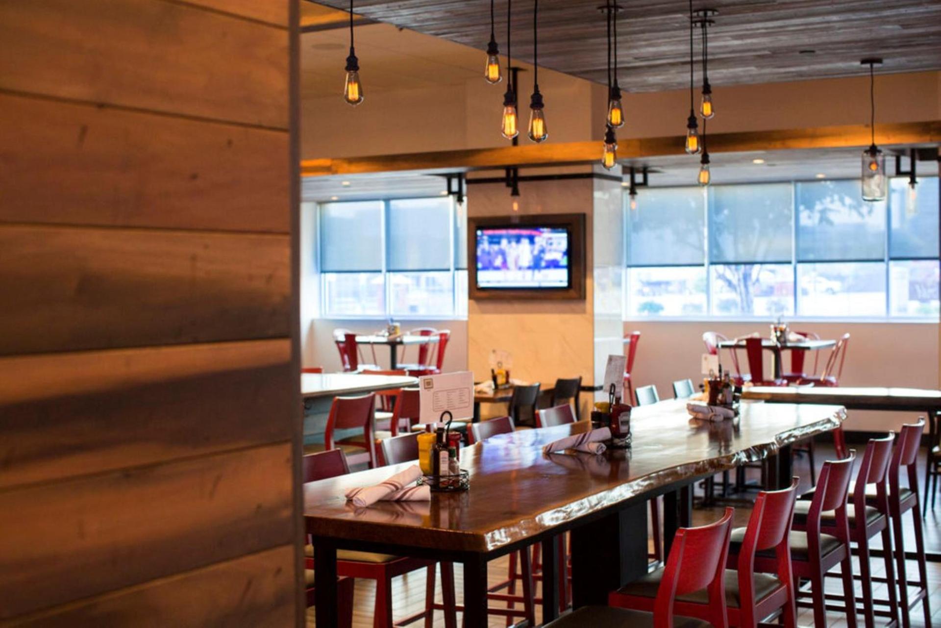 Holiday Inn Omaha Downtown - Waterpark by IHG photo 59