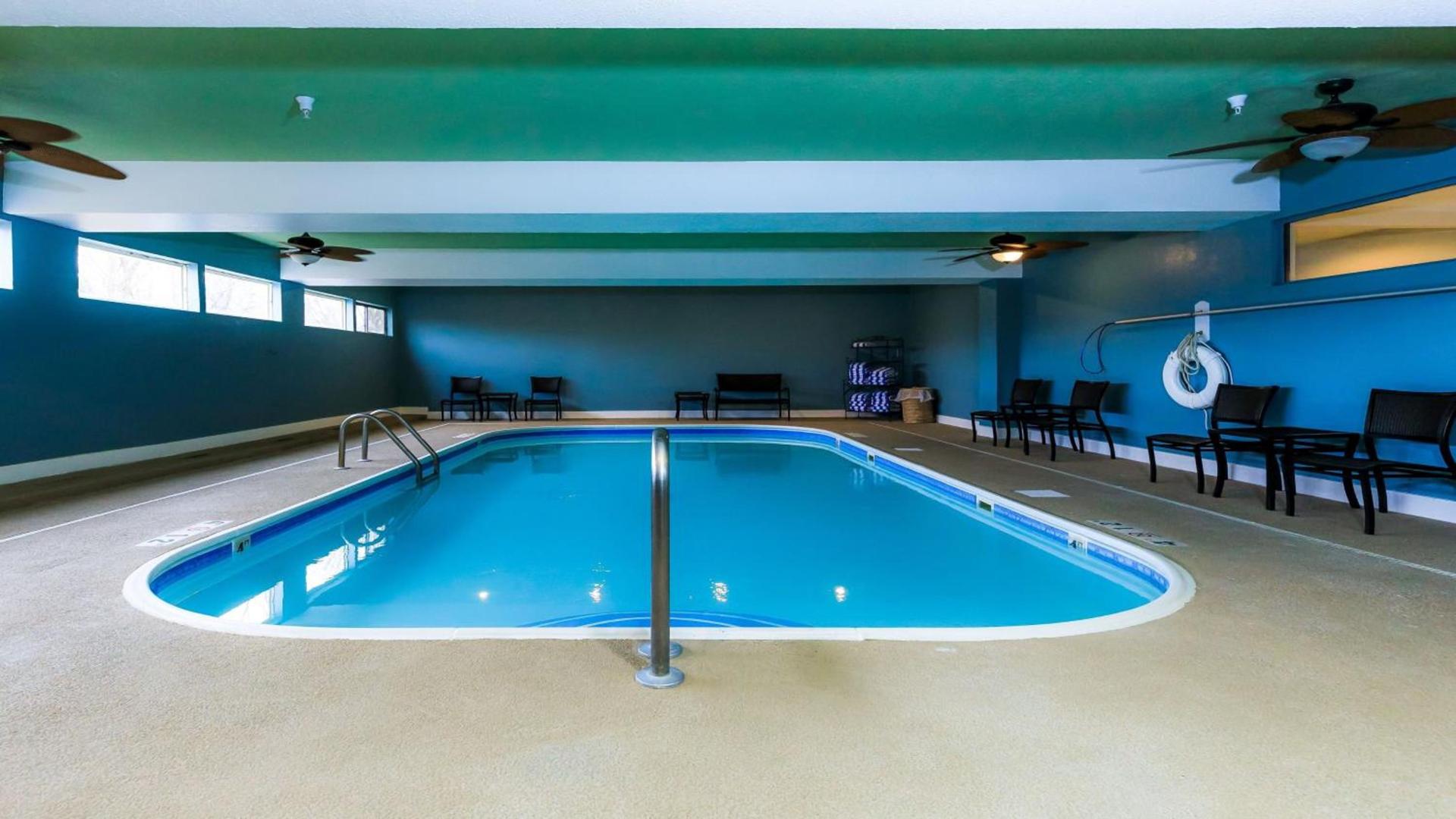 Holiday Inn Express Osage Beach - Lake of the Ozarks by IHG photo 16