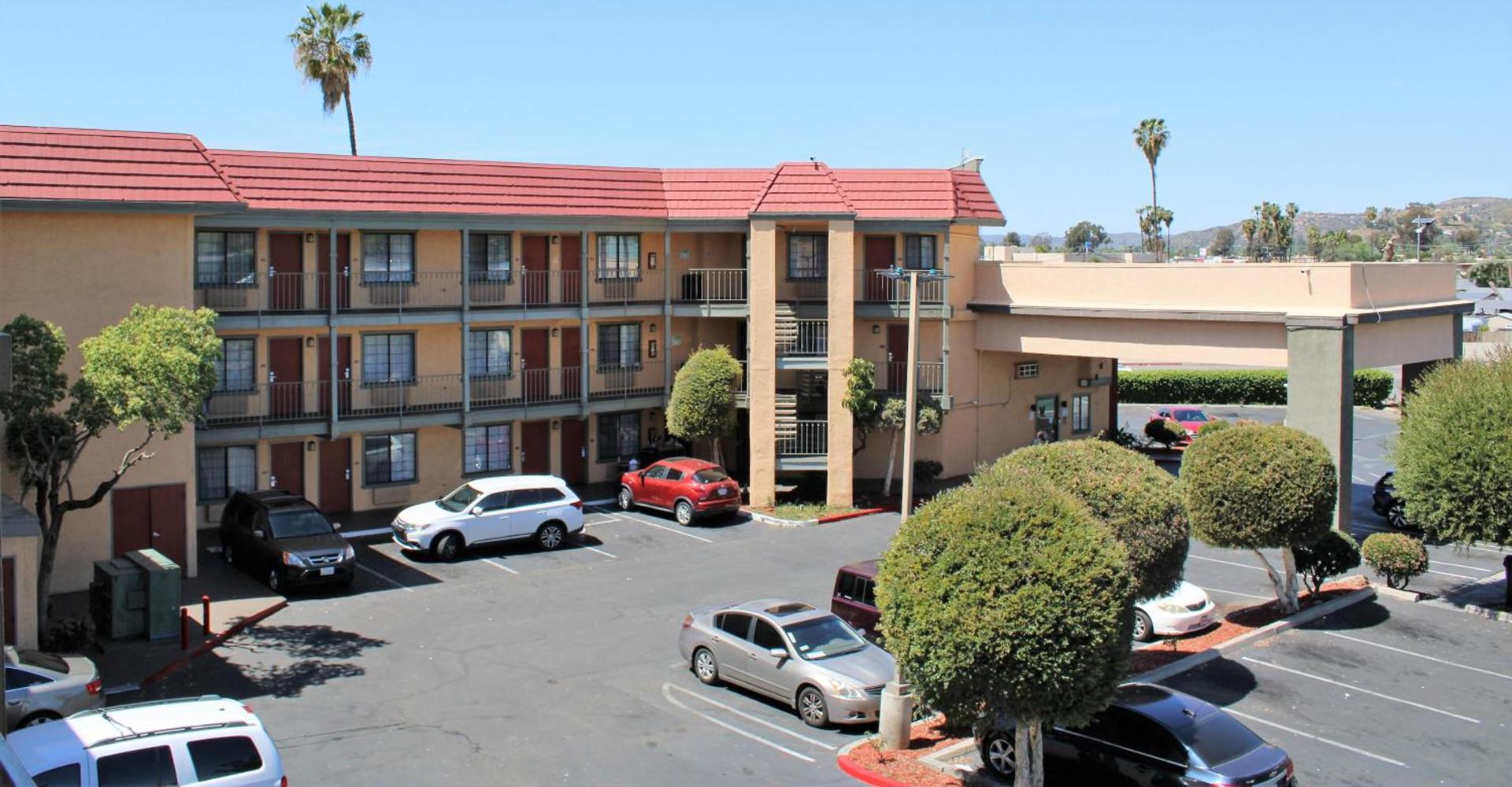 Rancho San Diego Inn & Suites photo 10