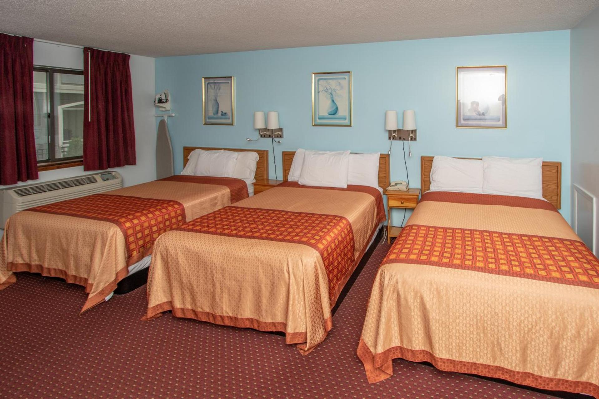 Eastbrook Inn photo 9
