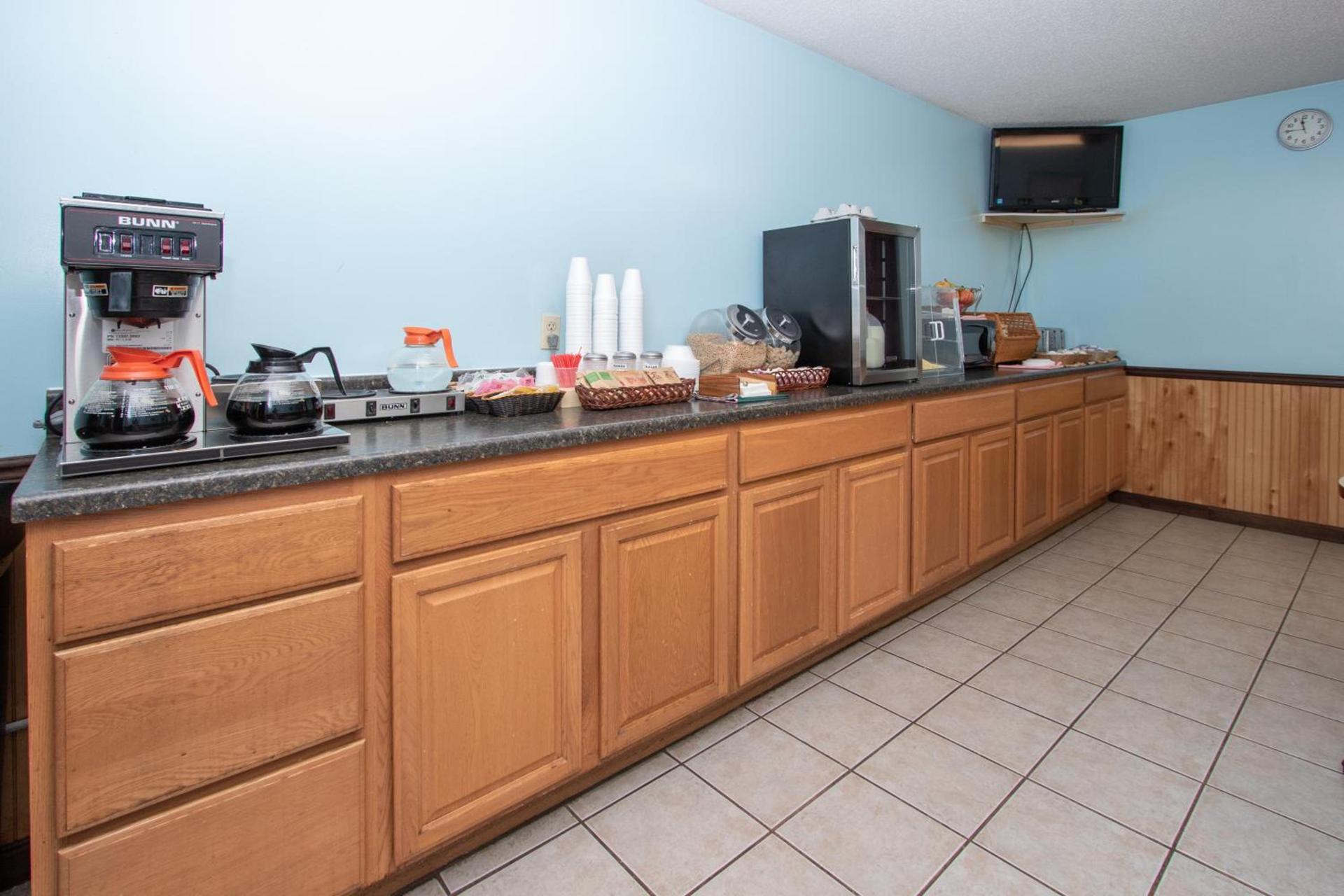 Eastbrook Inn photo 7