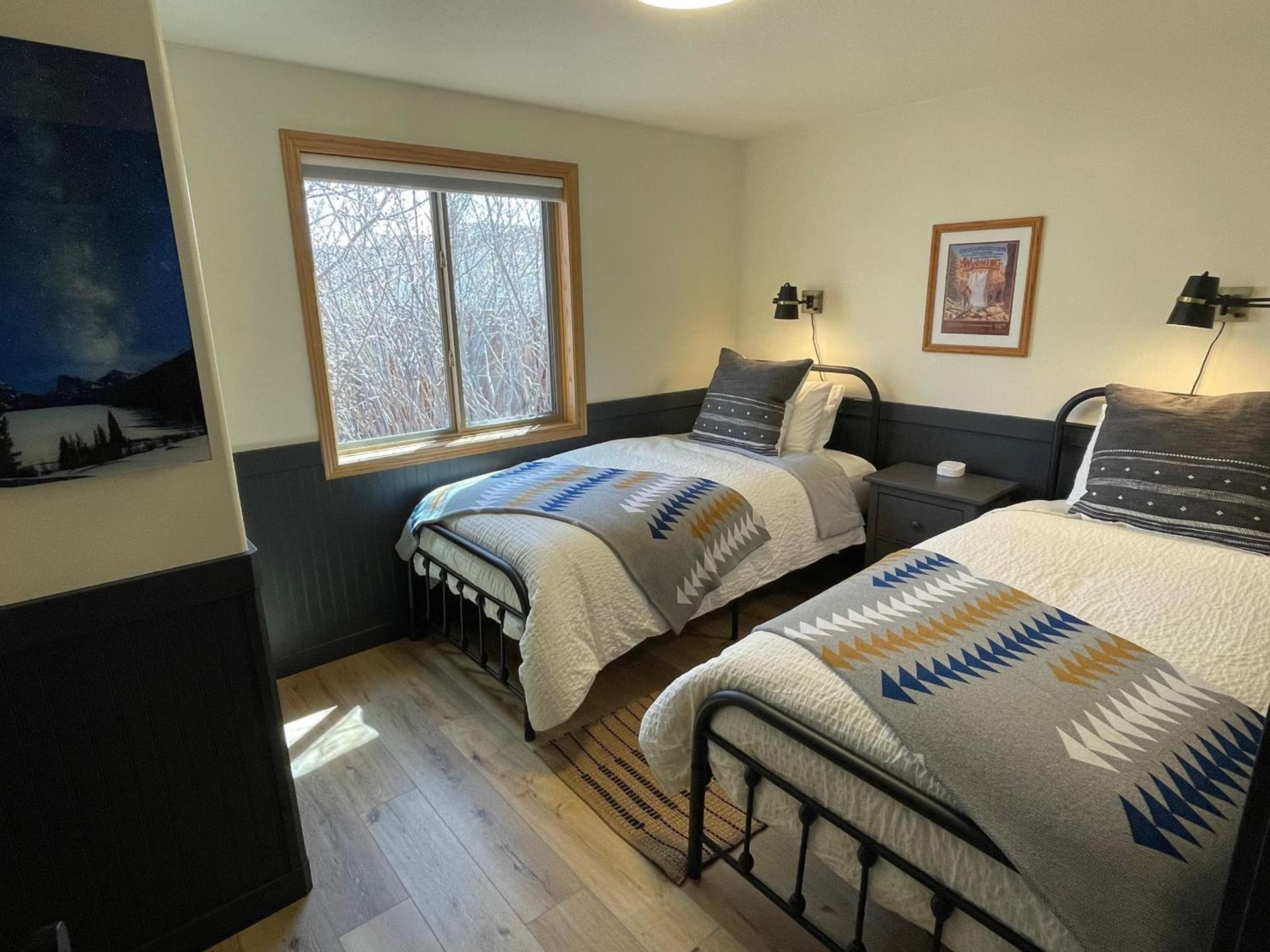 Pinedale Cozy Cabins photo 31